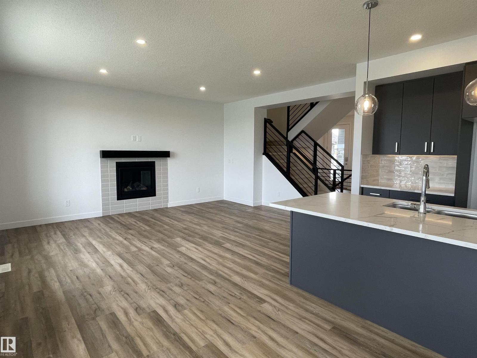 Photo 21 of 10226 92 A Av, Morinville AB