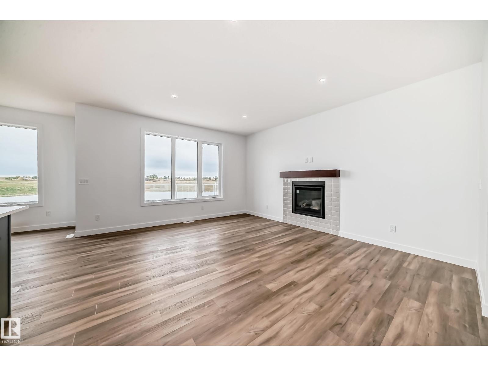 Photo 7 of 10226 92 A Av, Morinville AB