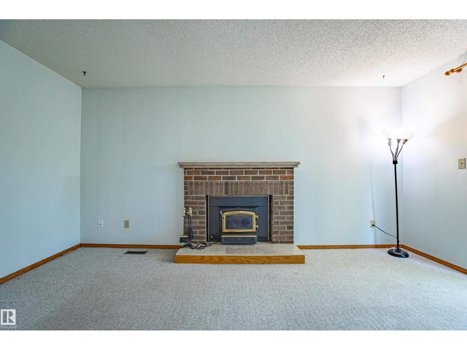Photo 21 of 9928 181 St Nw, Edmonton AB