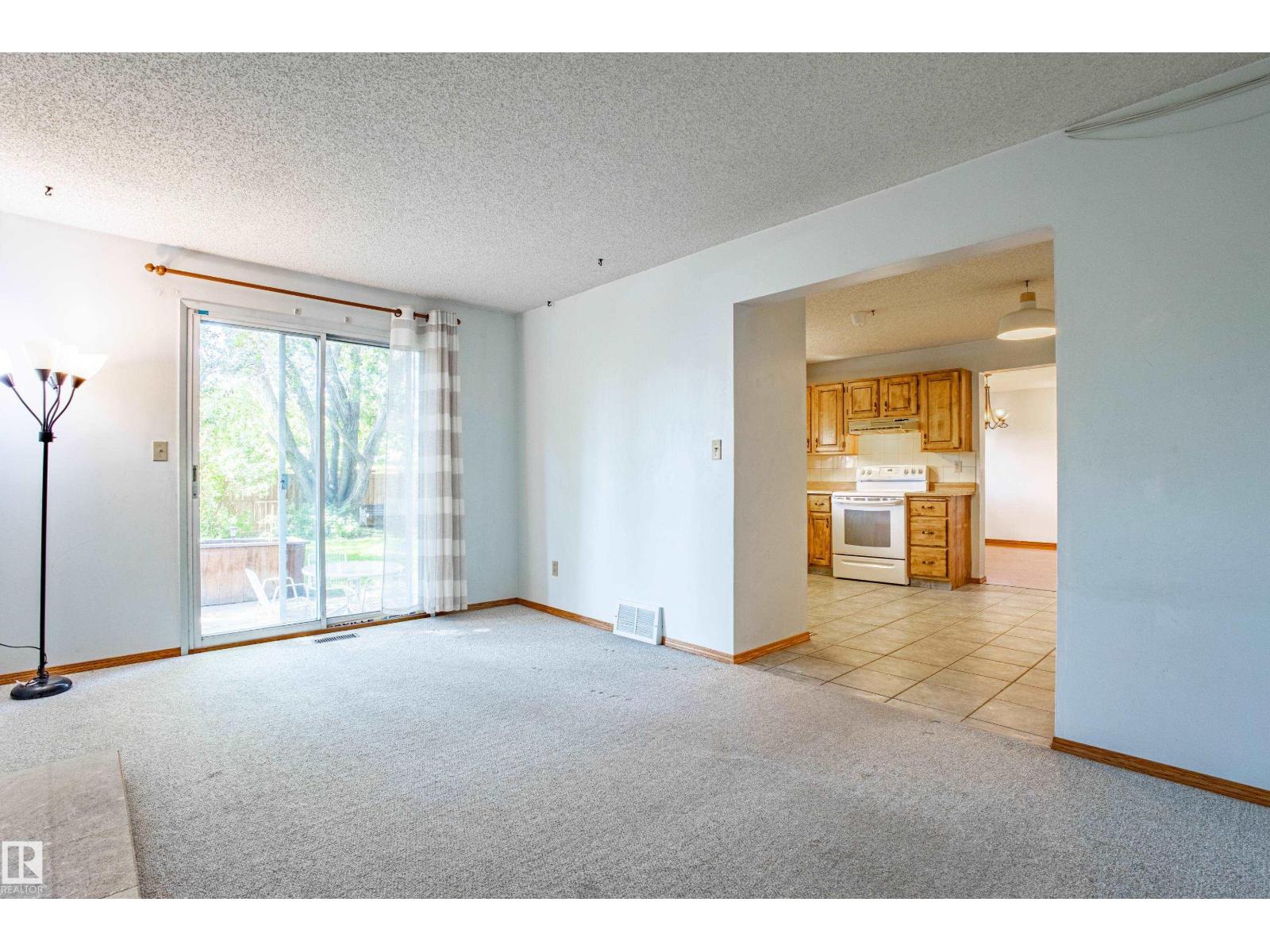 Photo 24 of 9928 181 St Nw, Edmonton AB