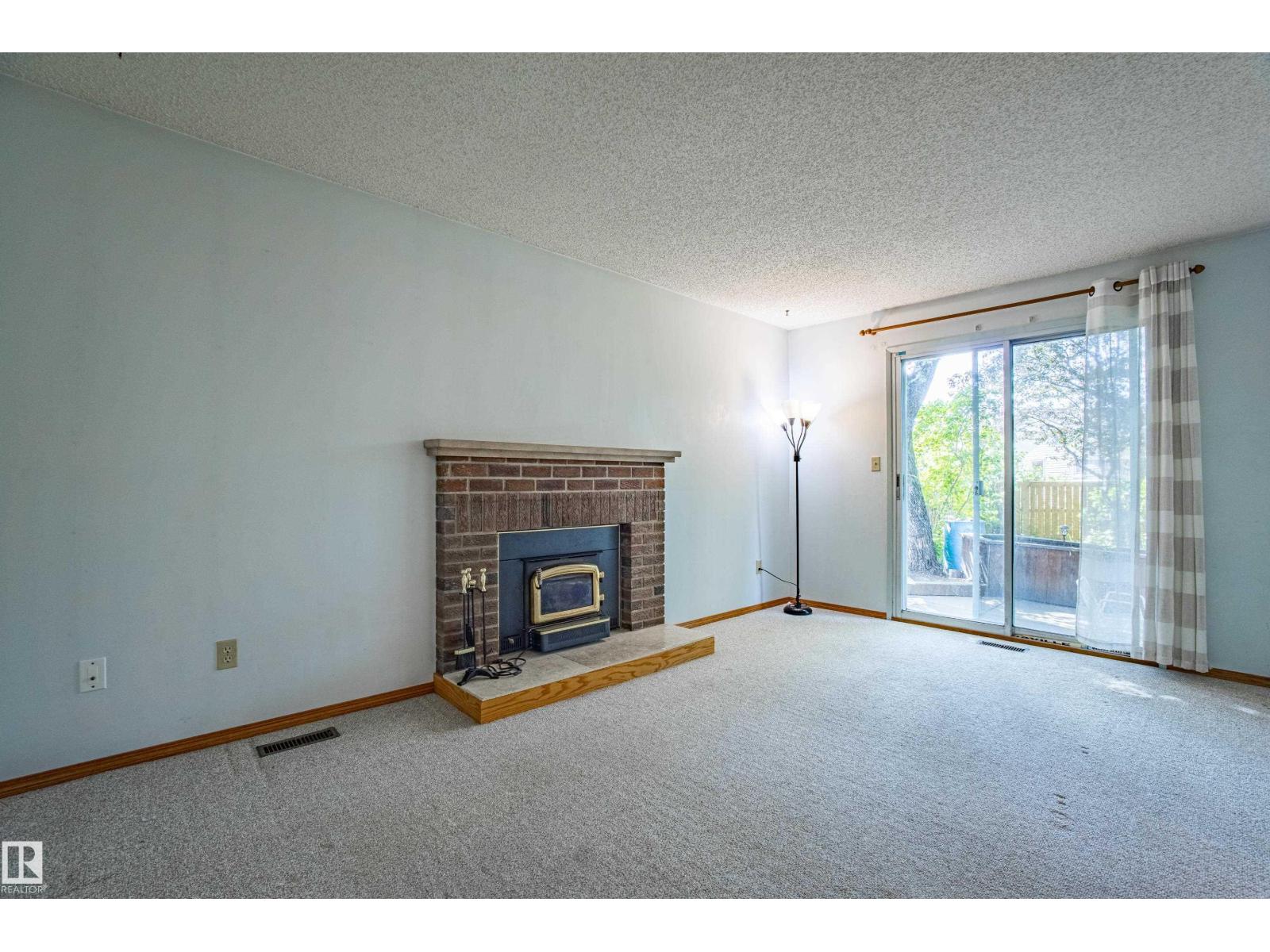 Photo 8 of 9928 181 St Nw, Edmonton AB