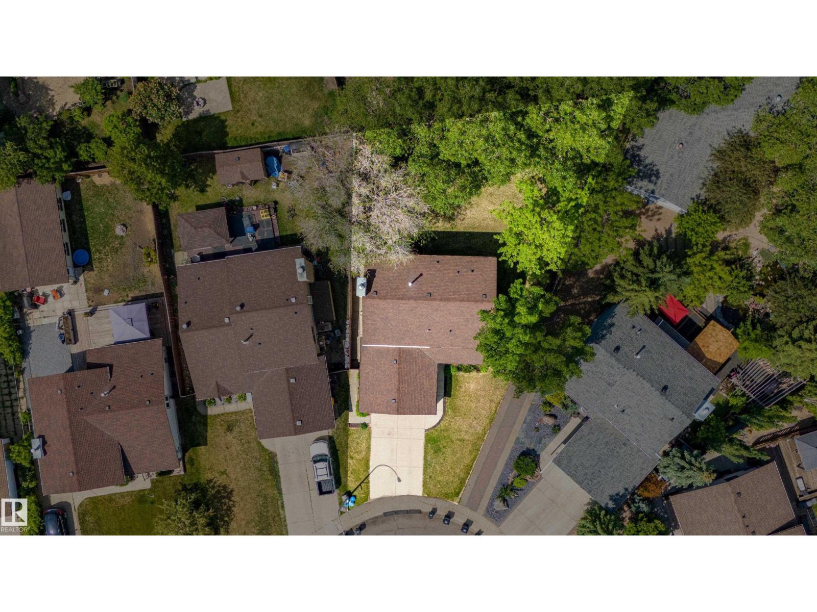 Photo 2 of 9928 181 St Nw, Edmonton AB