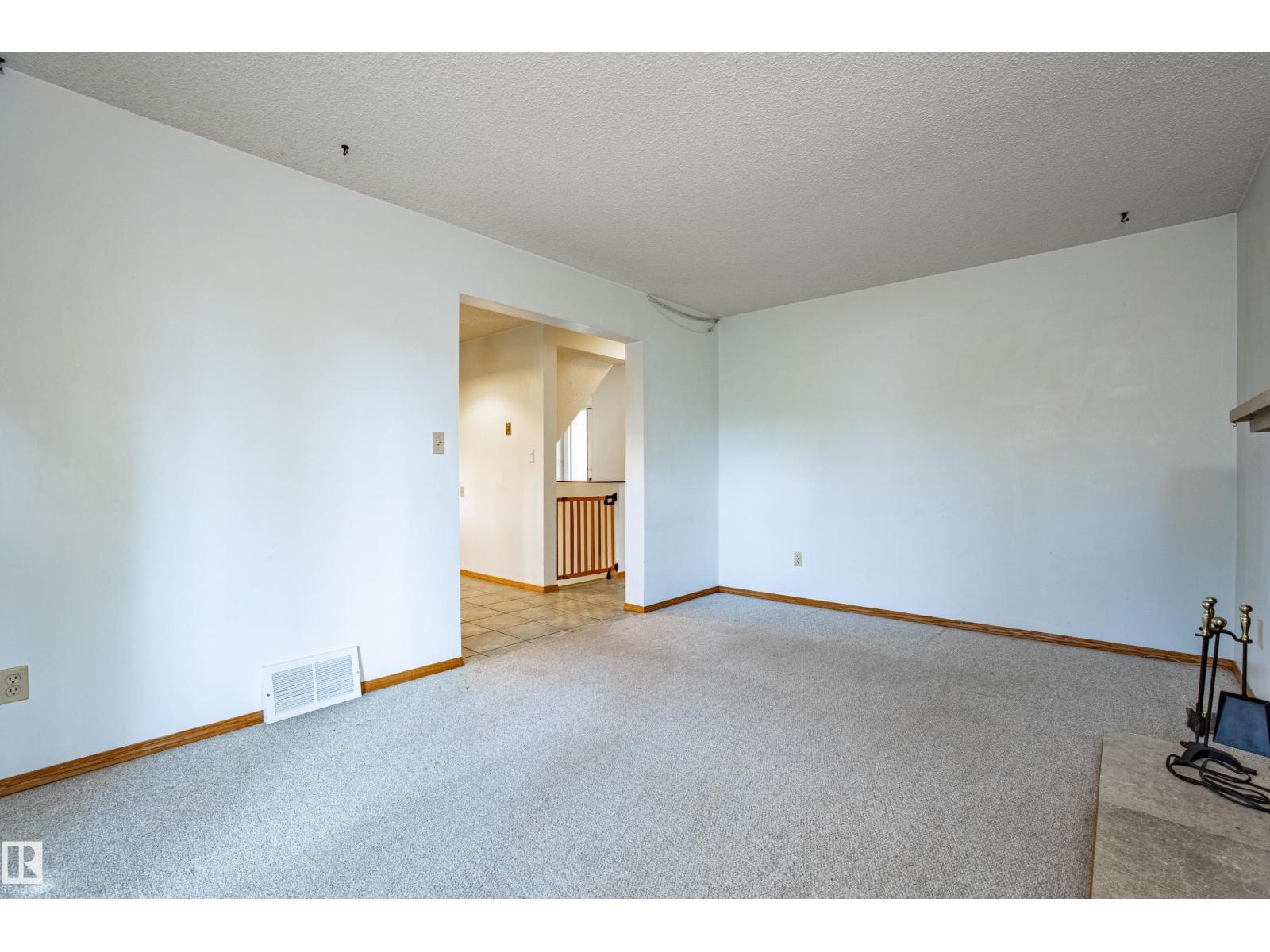 Photo 23 of 9928 181 St Nw, Edmonton AB