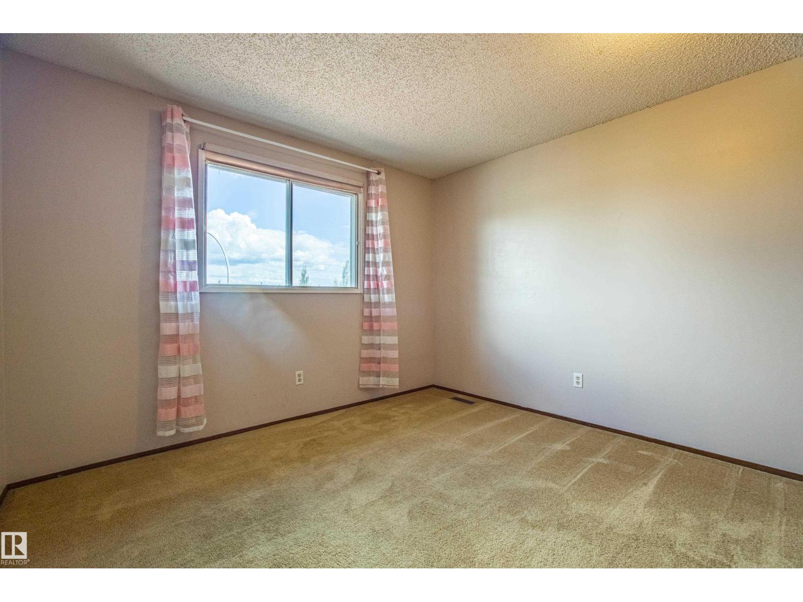Photo 37 of 9928 181 St Nw, Edmonton AB