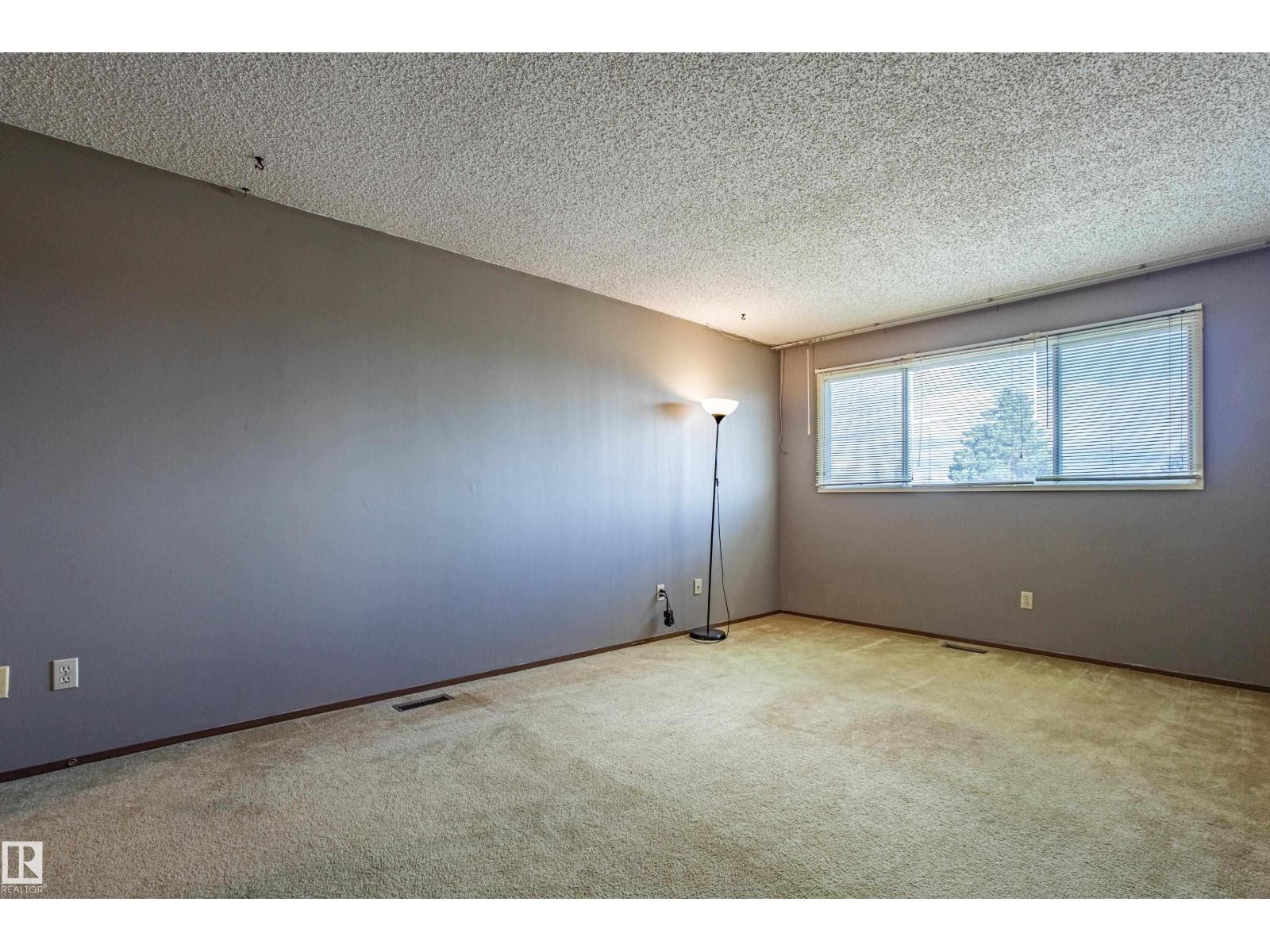 Photo 27 of 9928 181 St Nw, Edmonton AB