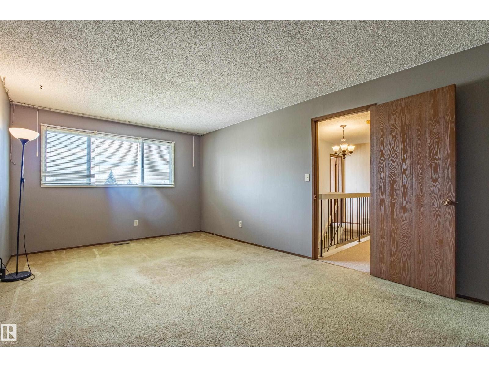 Photo 9 of 9928 181 St Nw, Edmonton AB