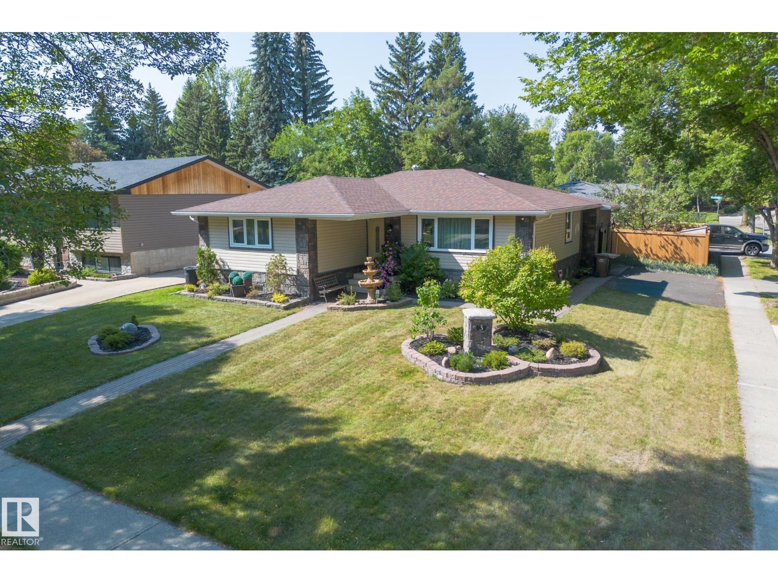 Photo 2 of 3 Falstaff Av, St Albert AB