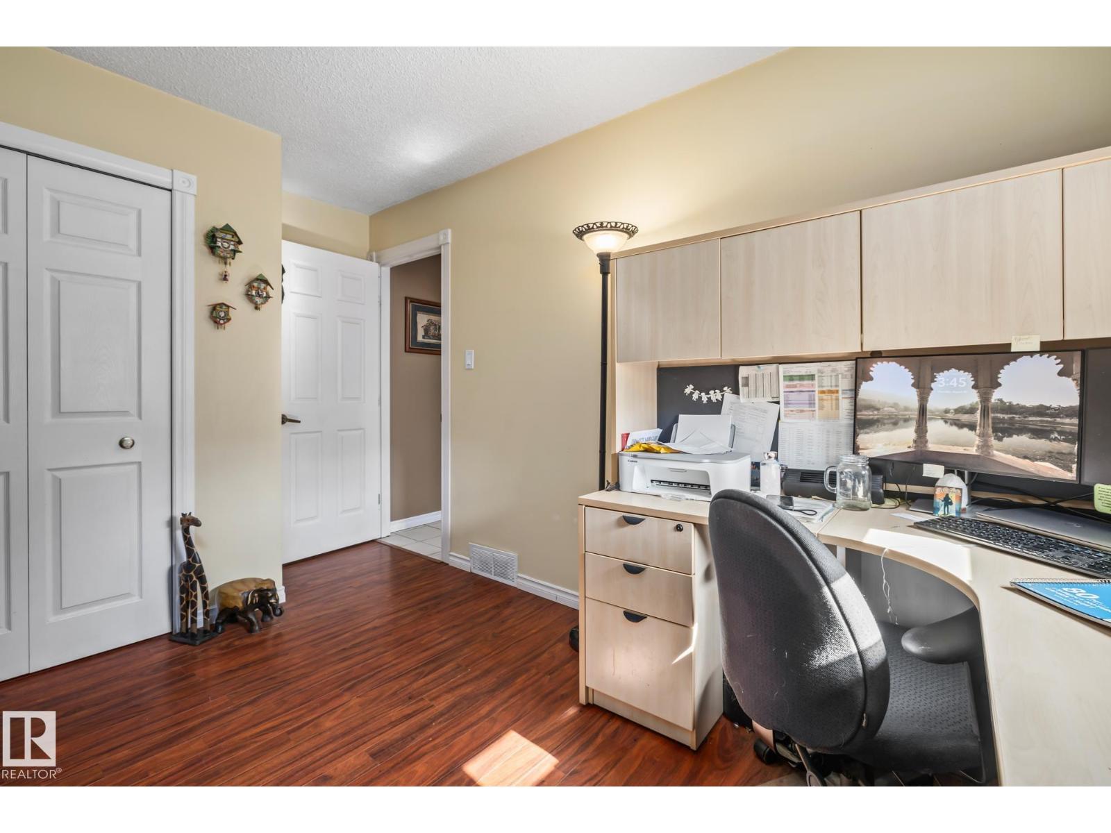 Photo 27 of 3 Falstaff Av, St Albert AB