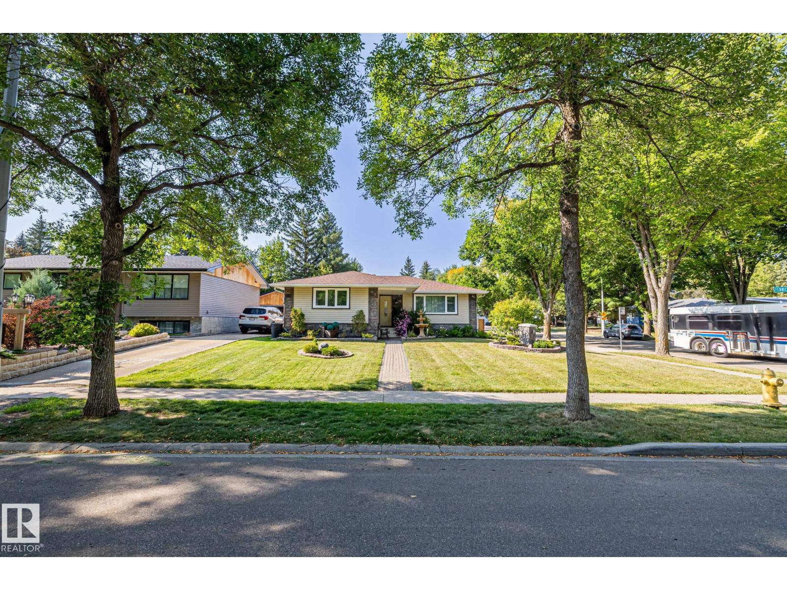 Photo 56 of 3 Falstaff Av, St Albert AB