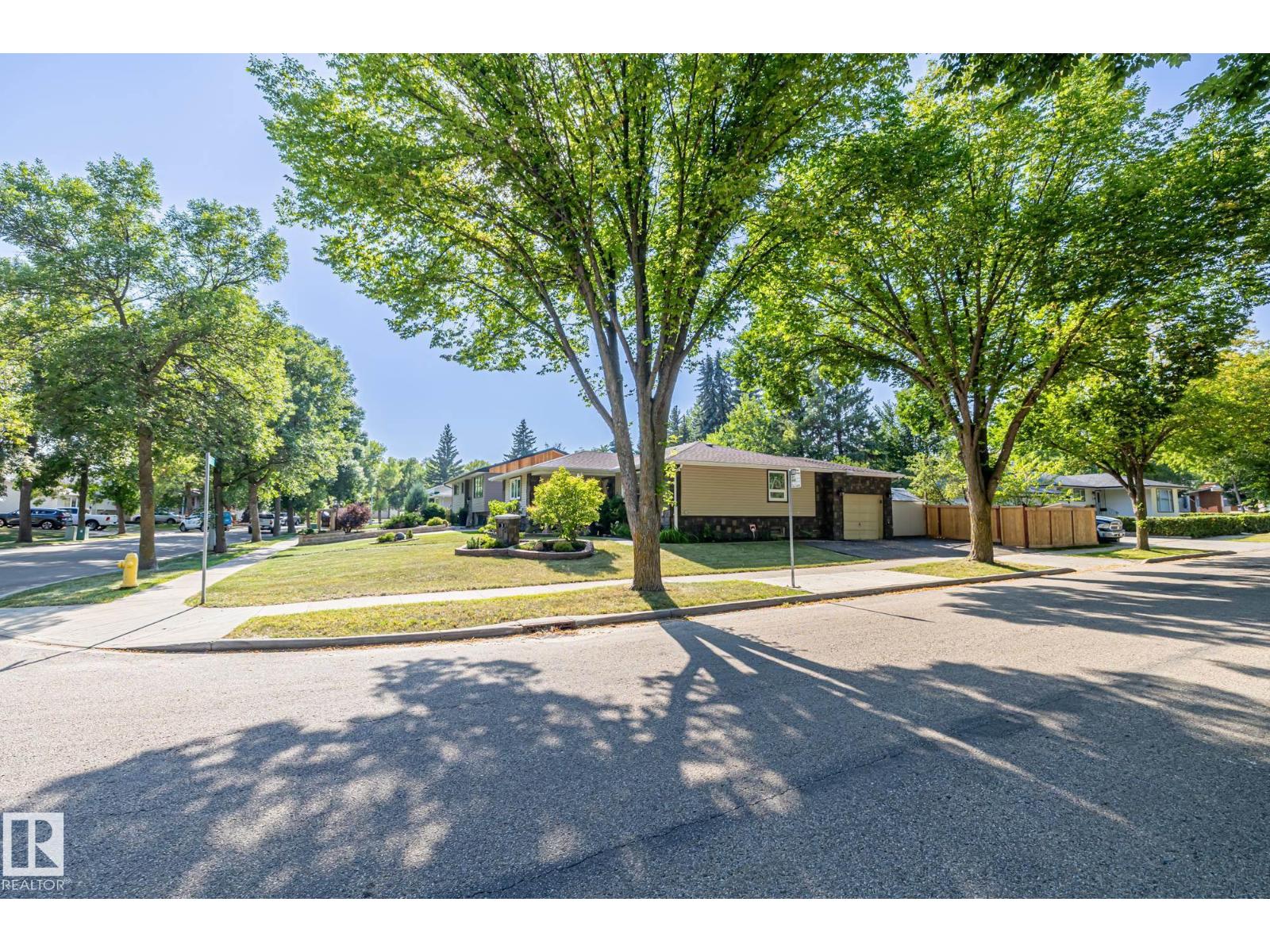 Photo 58 of 3 Falstaff Av, St Albert AB