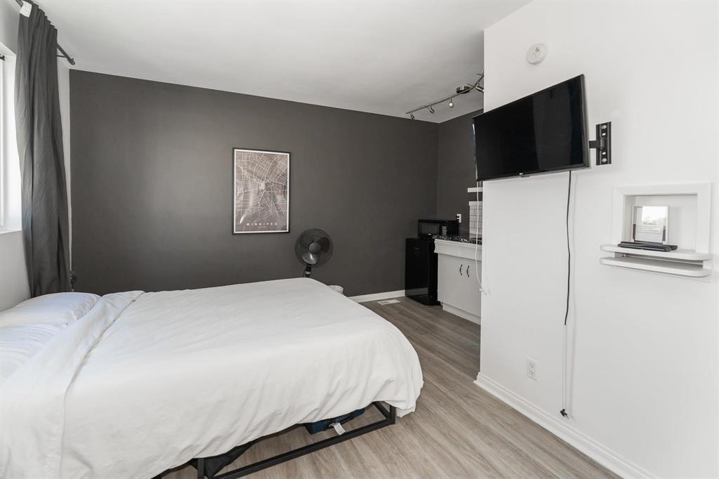 Photo 18 of 770 Elgin Avenue, Winnipeg MB