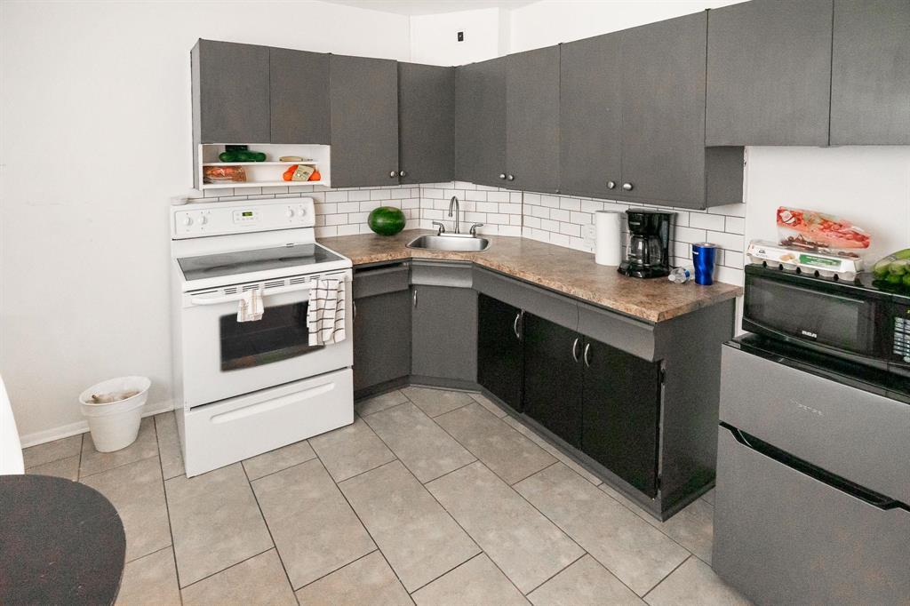 Photo 4 of 770 Elgin Avenue, Winnipeg MB