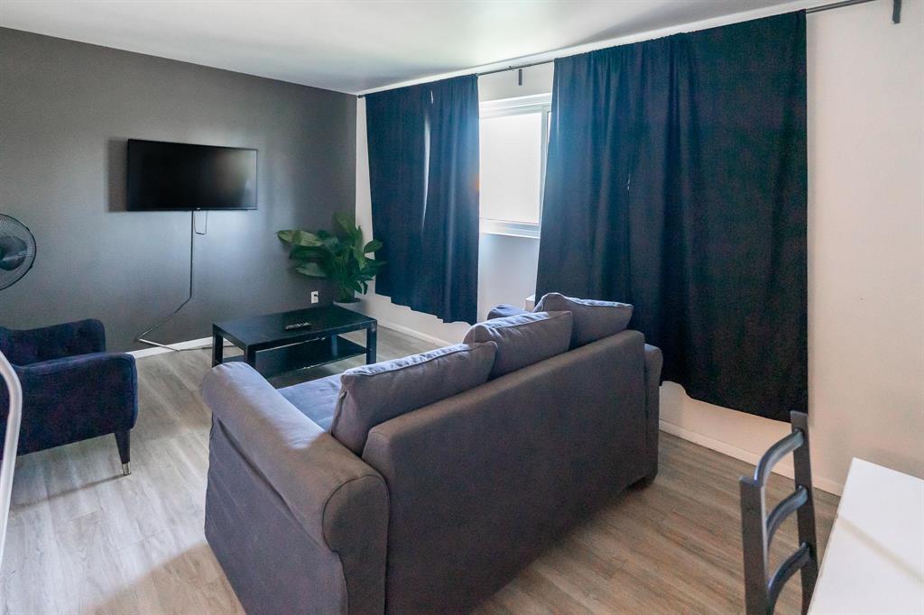 Photo 8 of 770 Elgin Avenue, Winnipeg MB