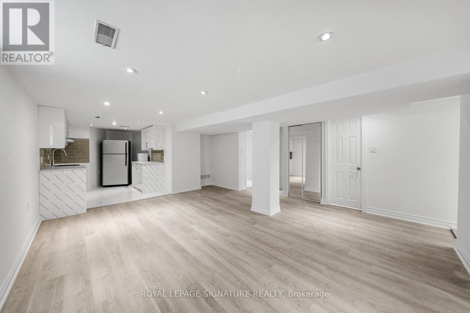 Photo 3 of Bsmt 17 Pleasant Avenue, Toronto ON