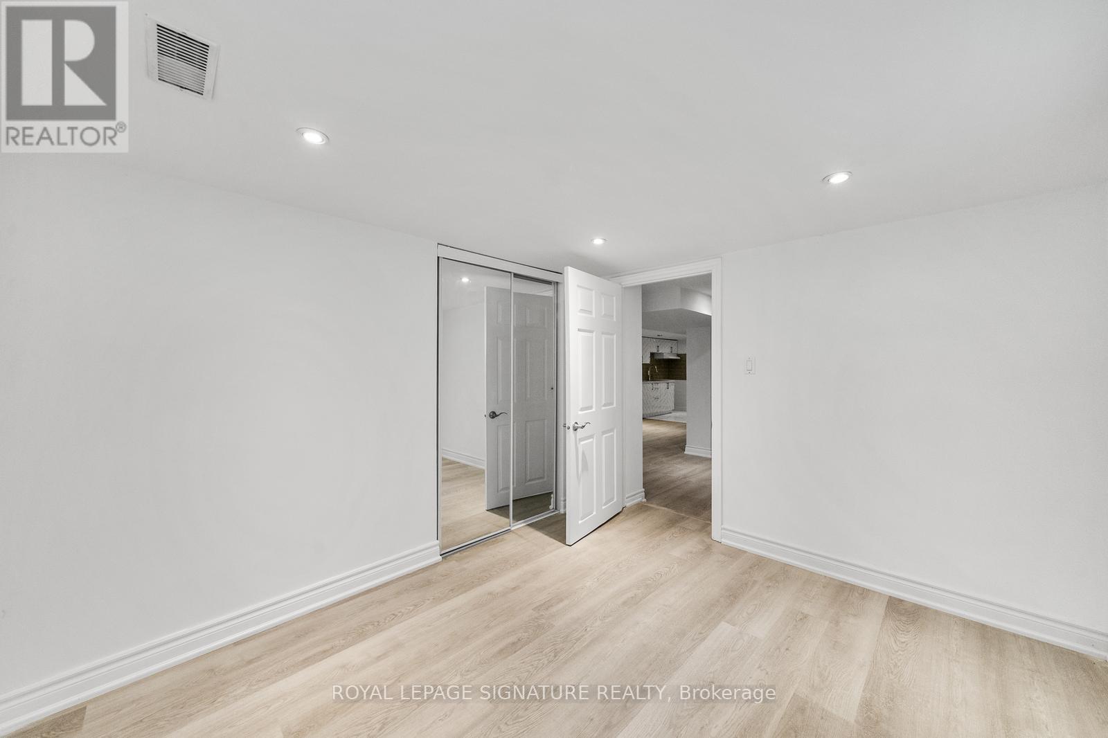 Photo 9 of Bsmt 17 Pleasant Avenue, Toronto ON