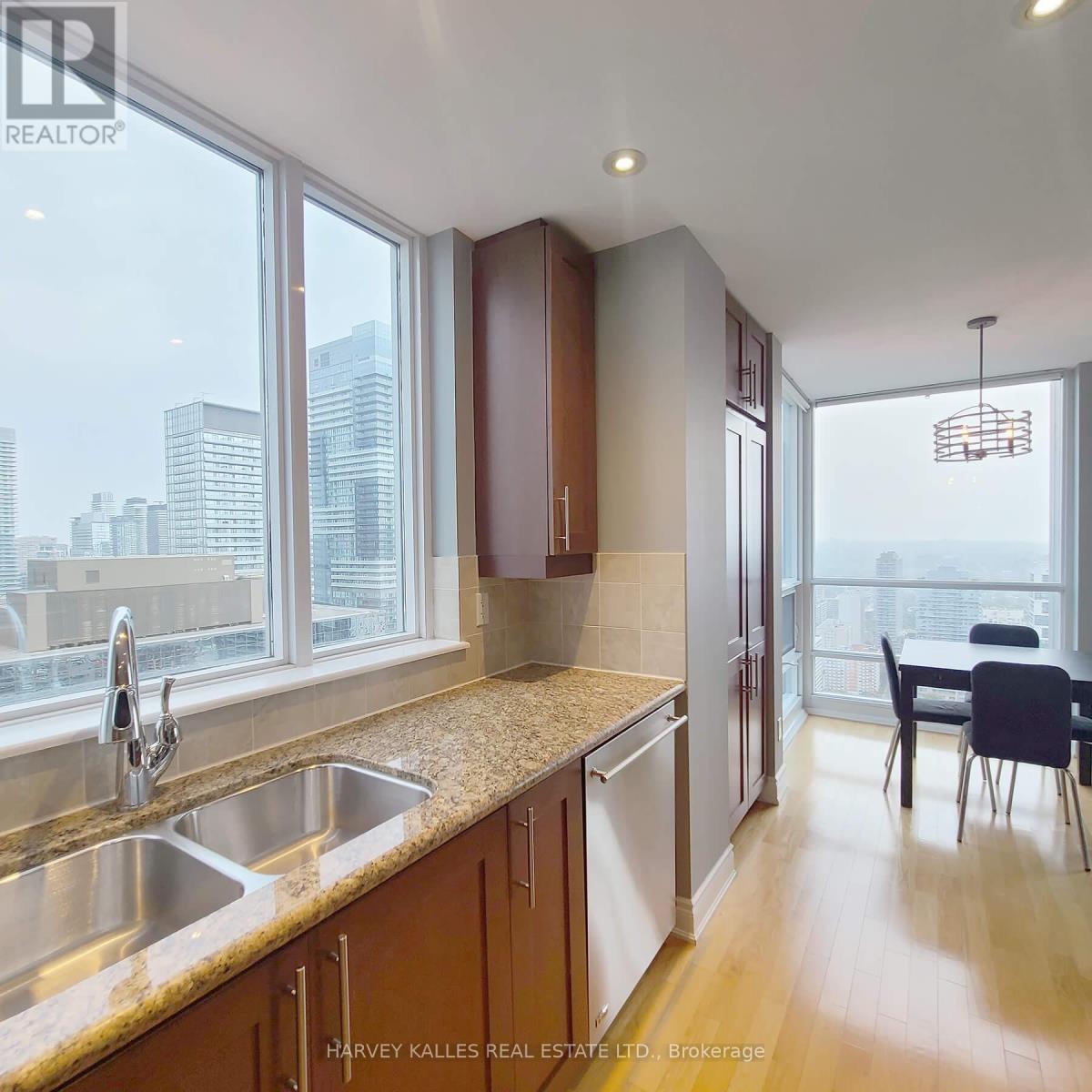 Photo 11 of 4402 761 Bay Street, Toronto ON