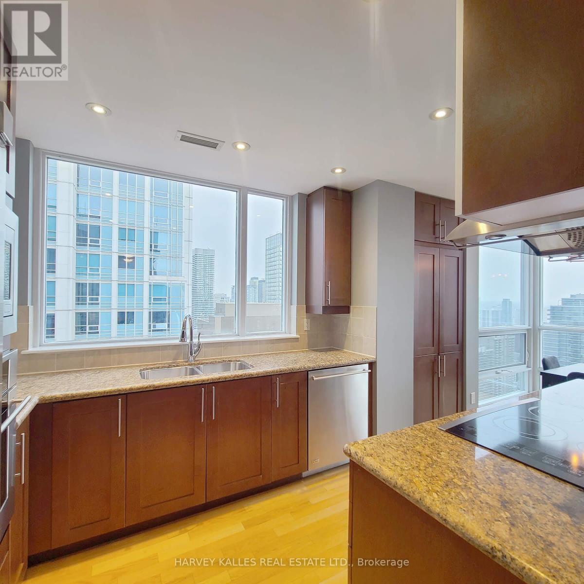 Photo 14 of 4402 761 Bay Street, Toronto ON