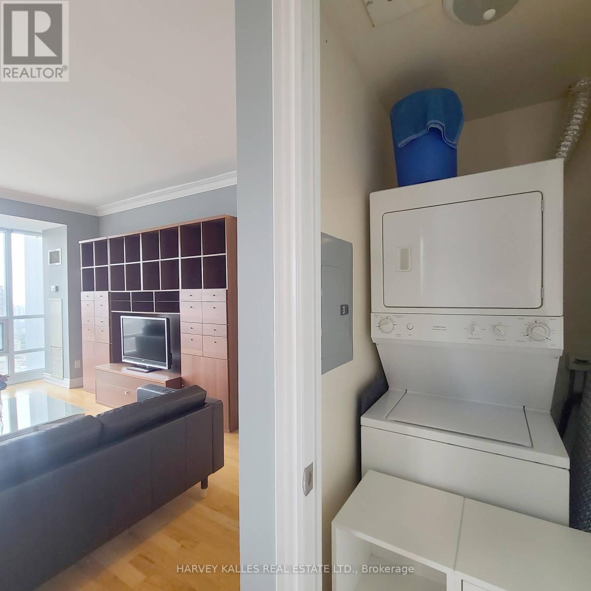 Photo 15 of 4402 761 Bay Street, Toronto ON