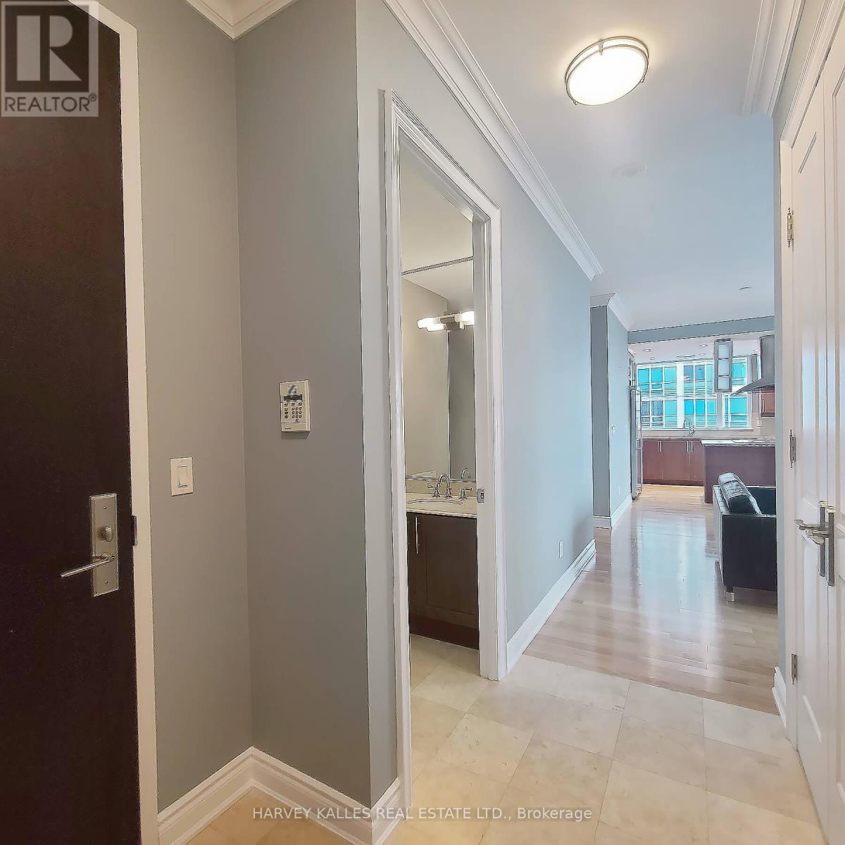 Photo 2 of 4402 761 Bay Street, Toronto ON