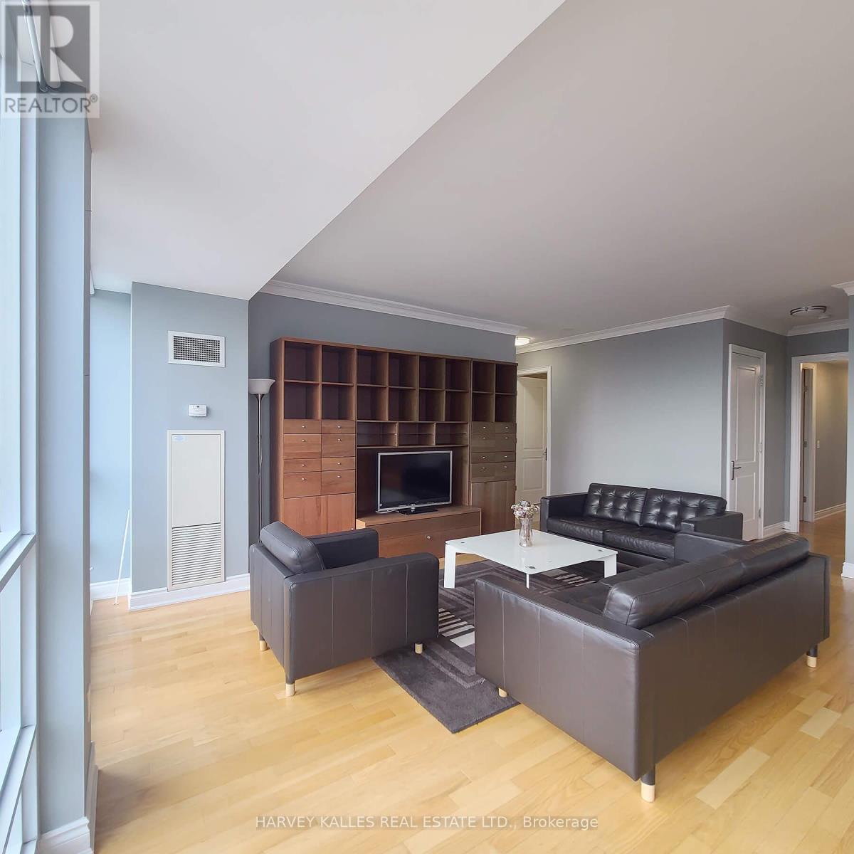 Photo 5 of 4402 761 Bay Street, Toronto ON