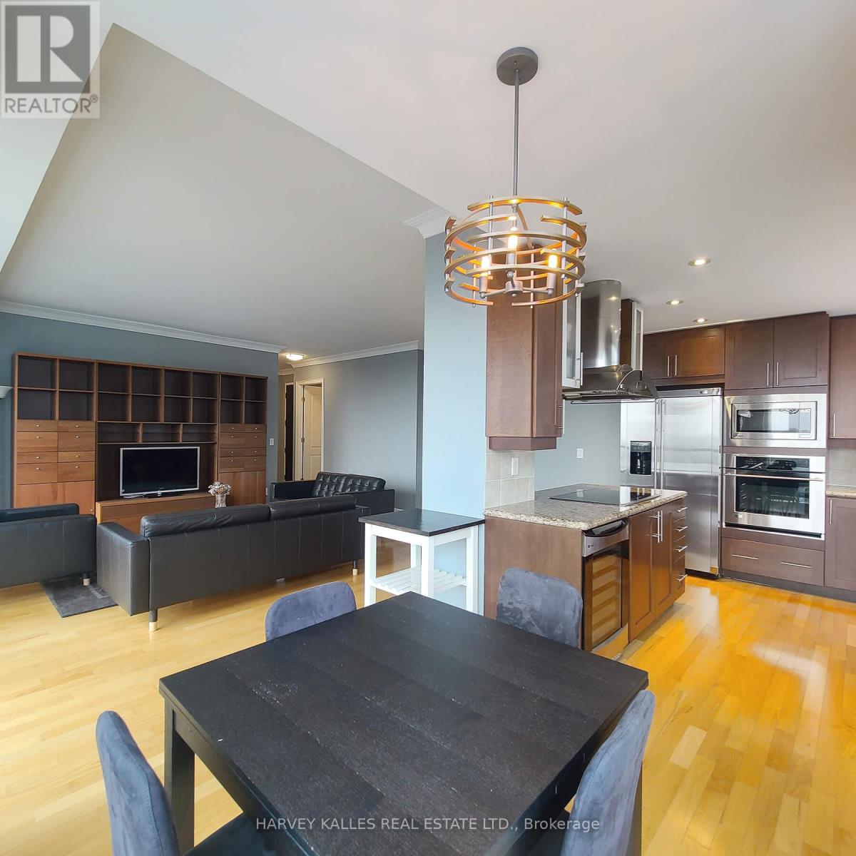 Photo 6 of 4402 761 Bay Street, Toronto ON
