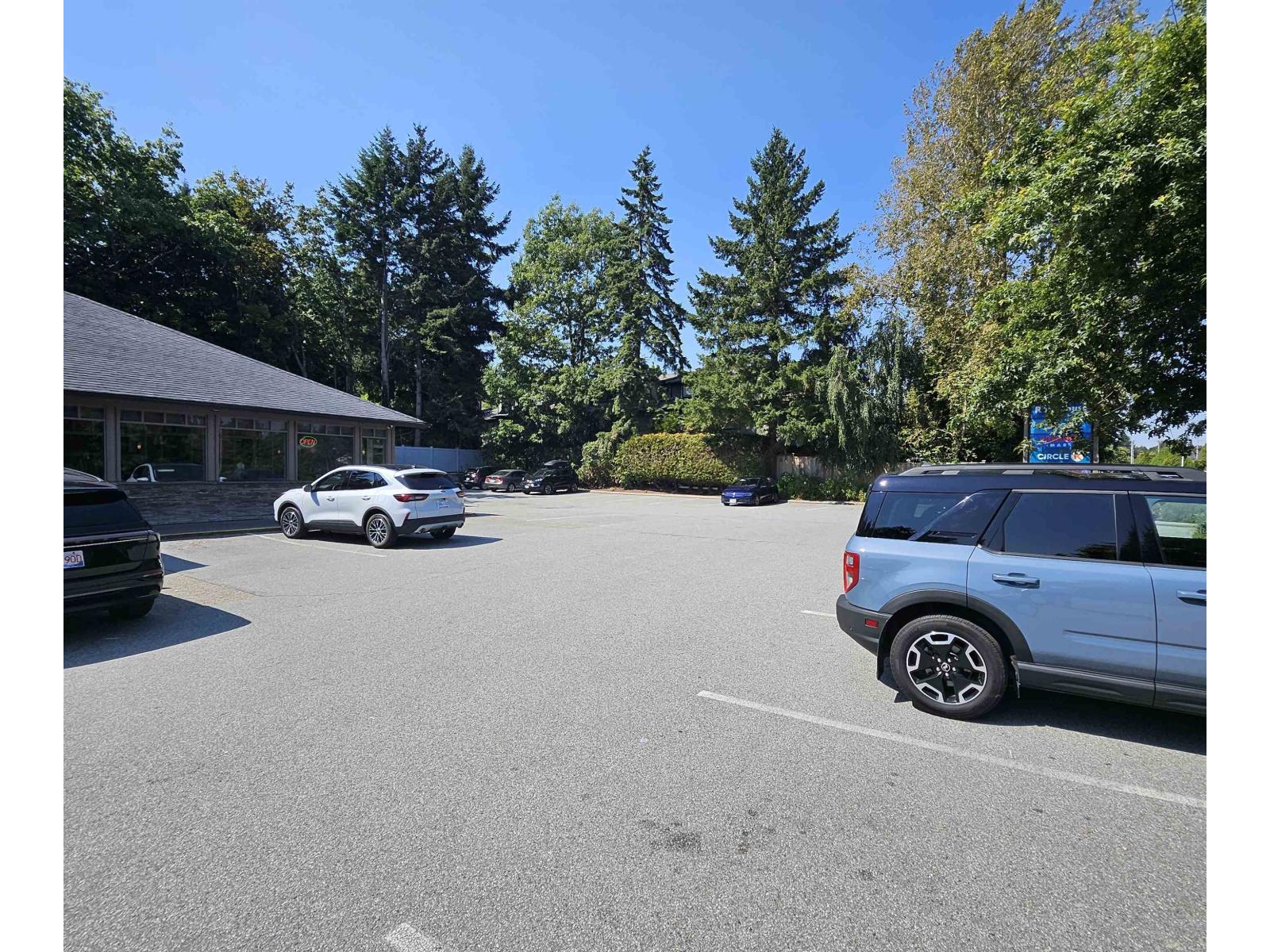 Photo 2 of 1781 King George Boulevard, Surrey BC