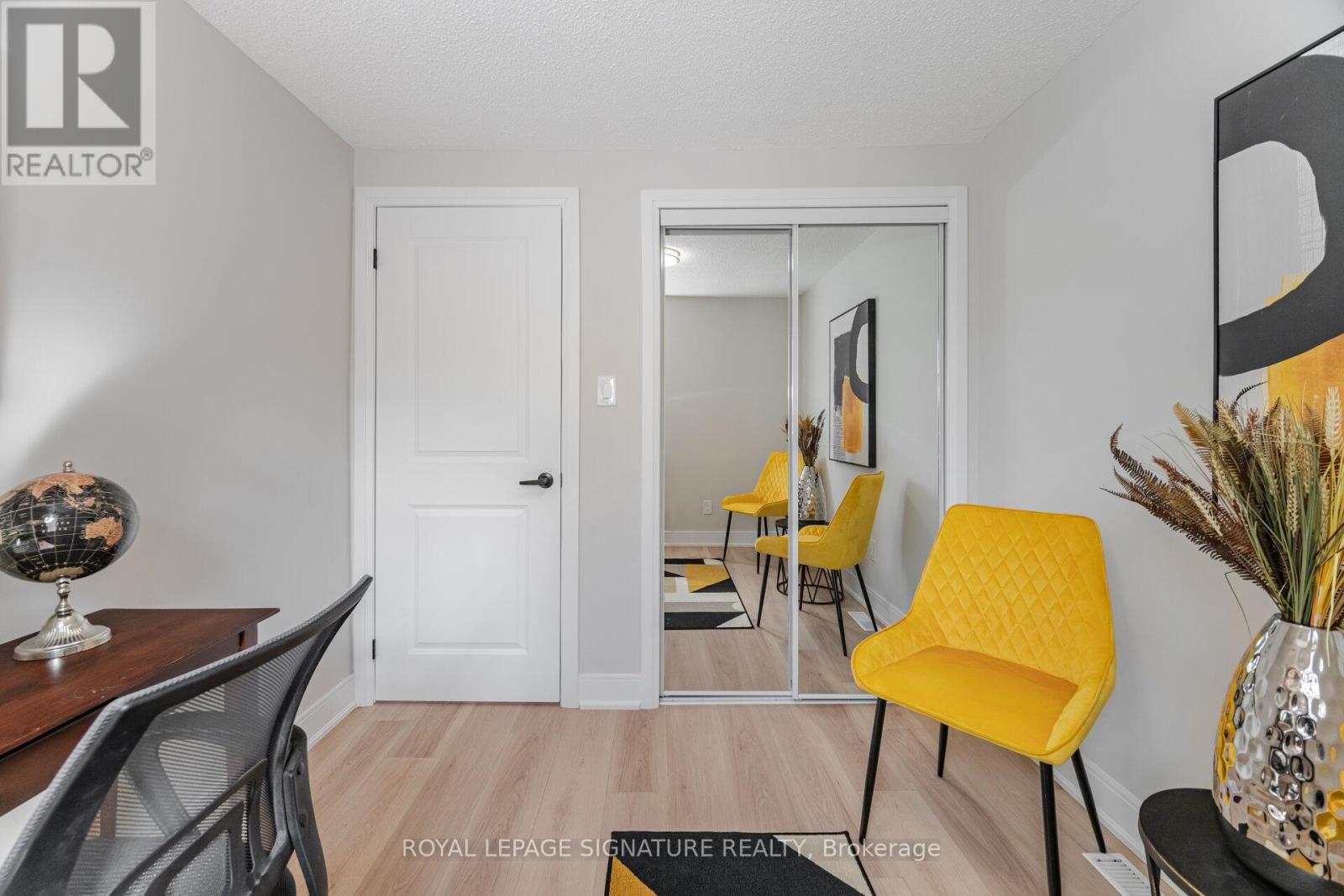 Photo 23 of 64 3175 Kirwin Avenue, Mississauga ON