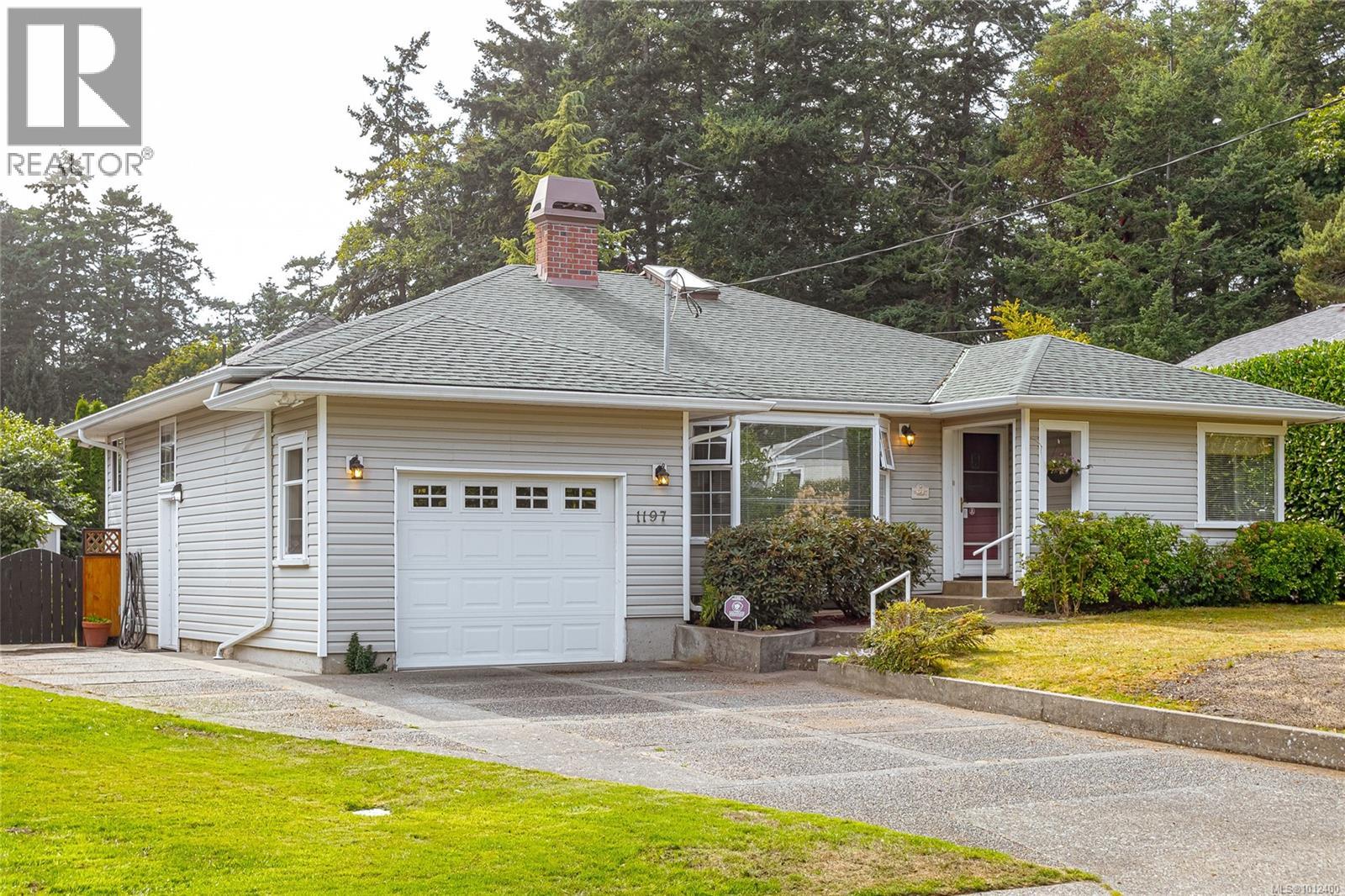 Photo 1 of 1197 Munro St, Esquimalt BC