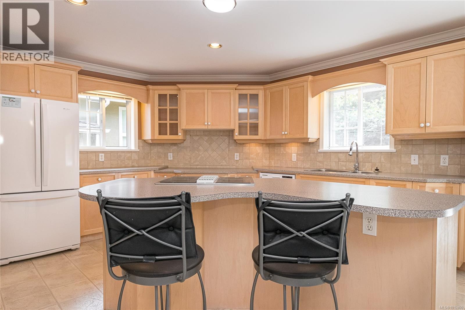 Photo 15 of 1197 Munro St, Esquimalt BC
