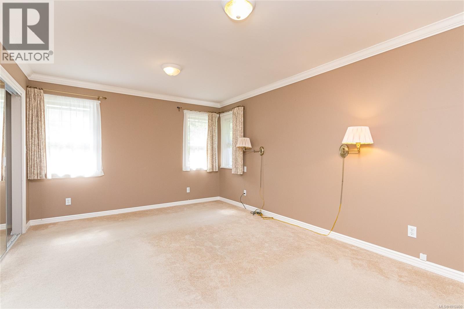 Photo 18 of 1197 Munro St, Esquimalt BC