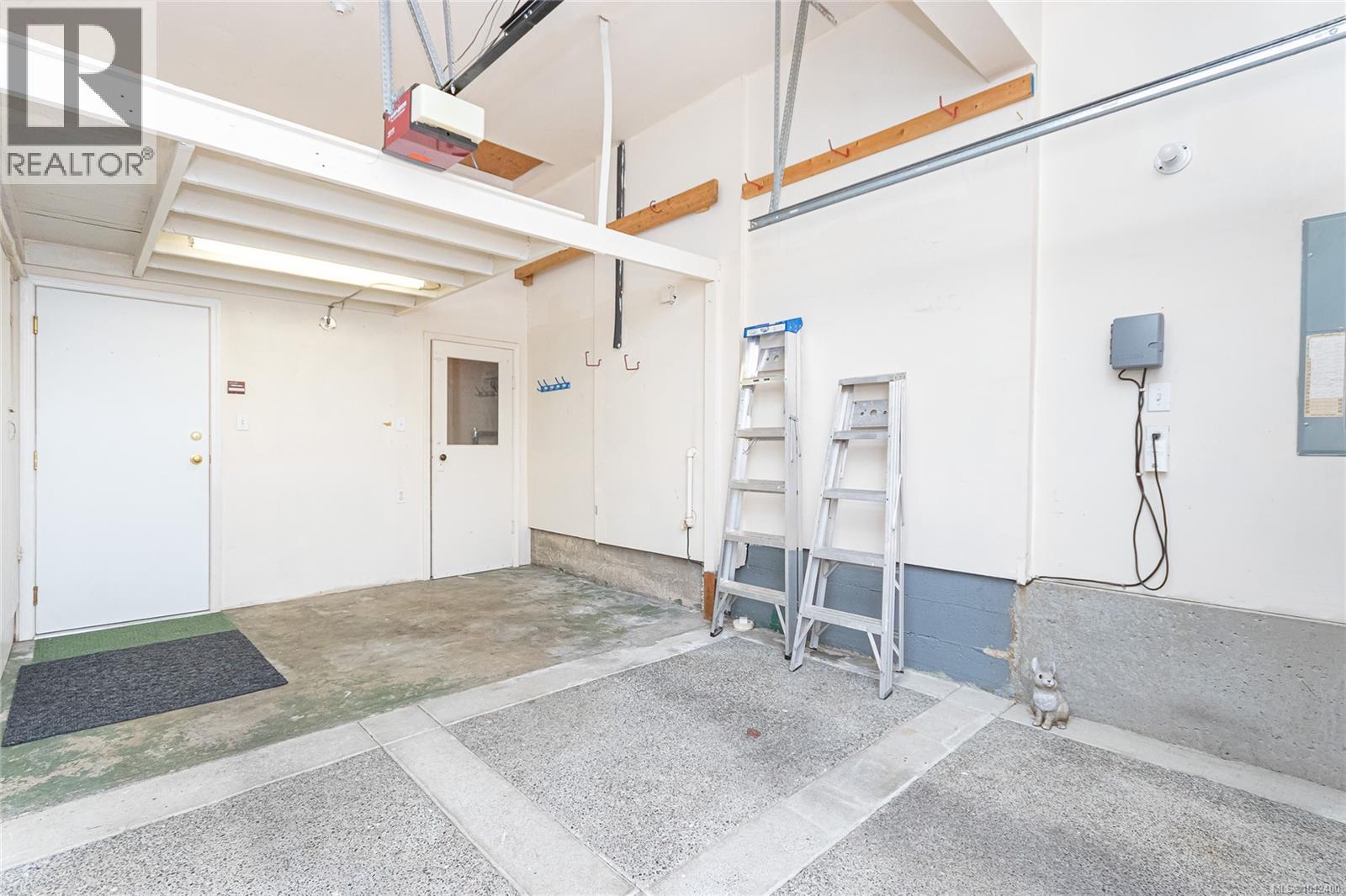 Photo 26 of 1197 Munro St, Esquimalt BC