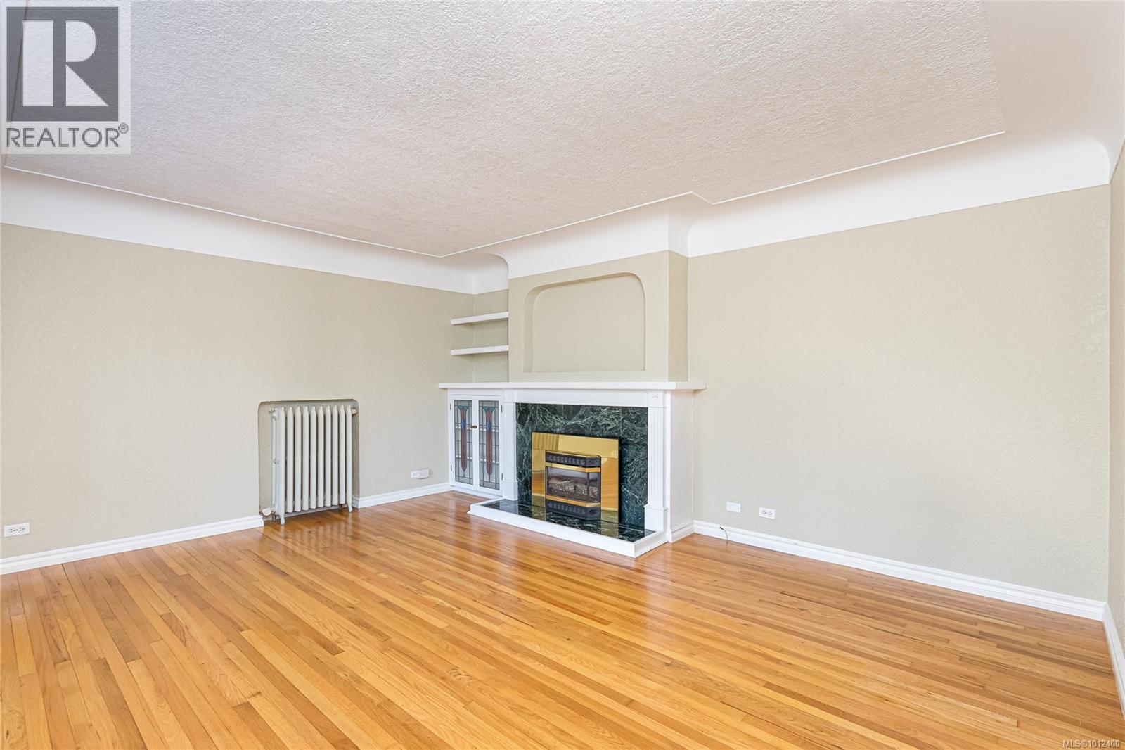 Photo 4 of 1197 Munro St, Esquimalt BC