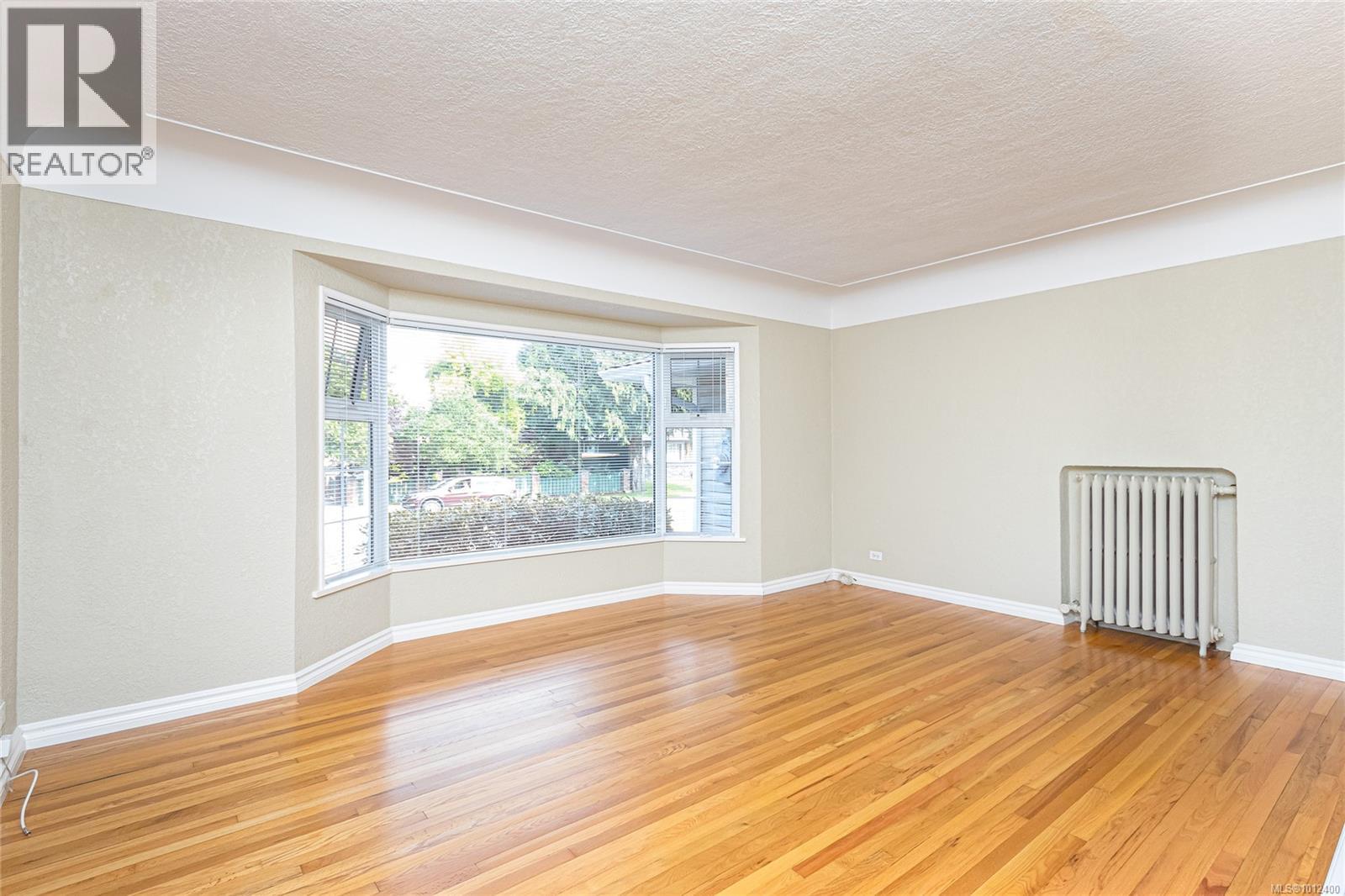 Photo 6 of 1197 Munro St, Esquimalt BC