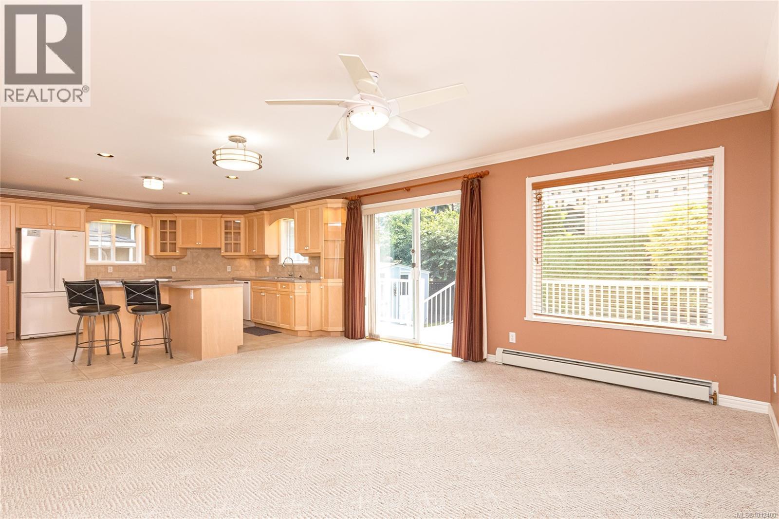 Photo 9 of 1197 Munro St, Esquimalt BC