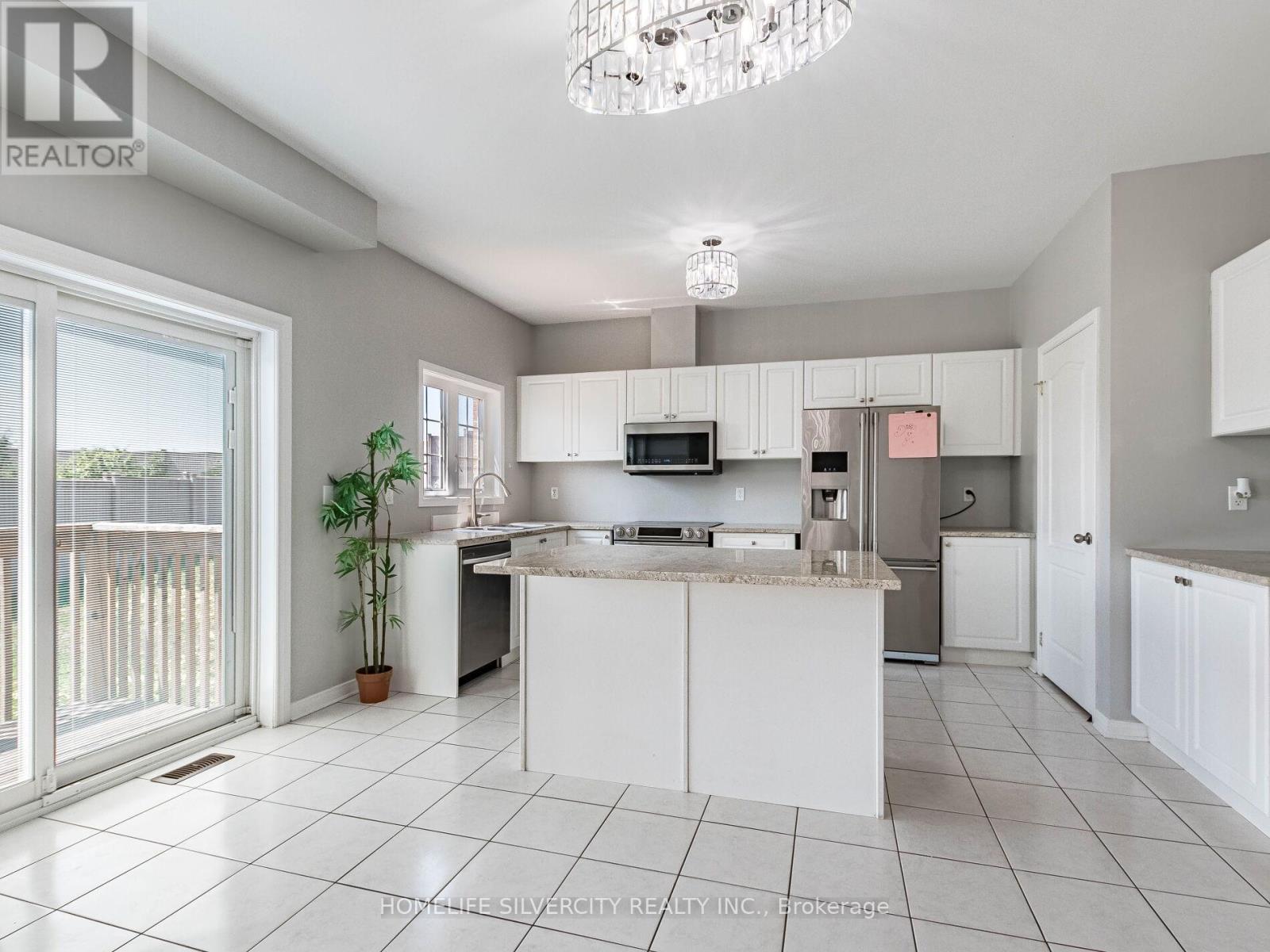 Photo 12 of 42 Cookview Drive, Brampton ON