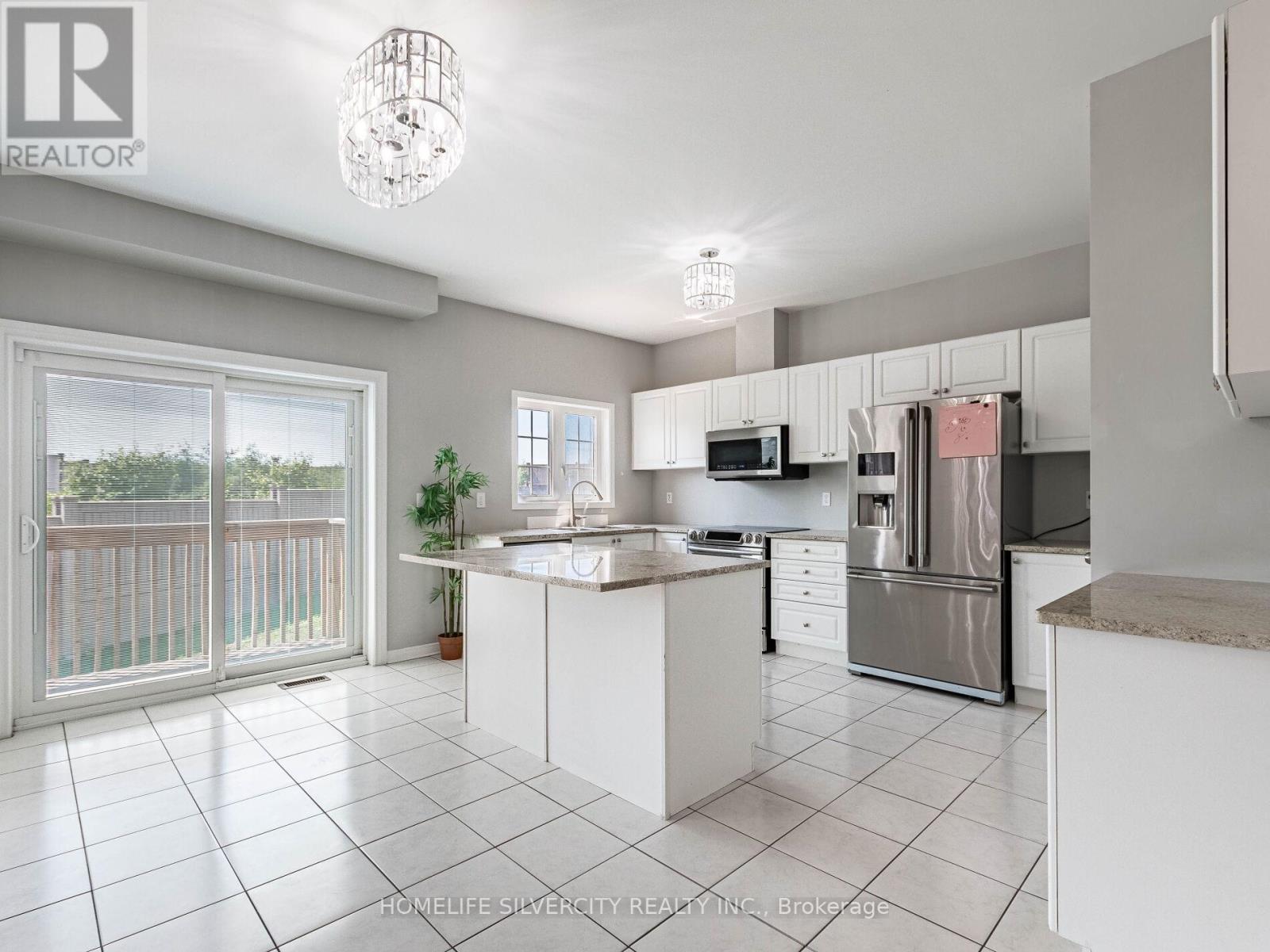 Photo 13 of 42 Cookview Drive, Brampton ON