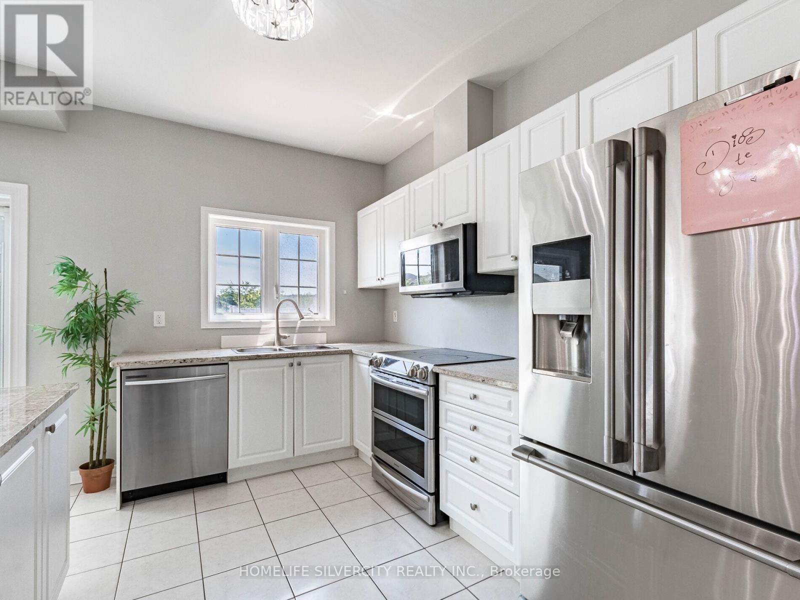 Photo 16 of 42 Cookview Drive, Brampton ON
