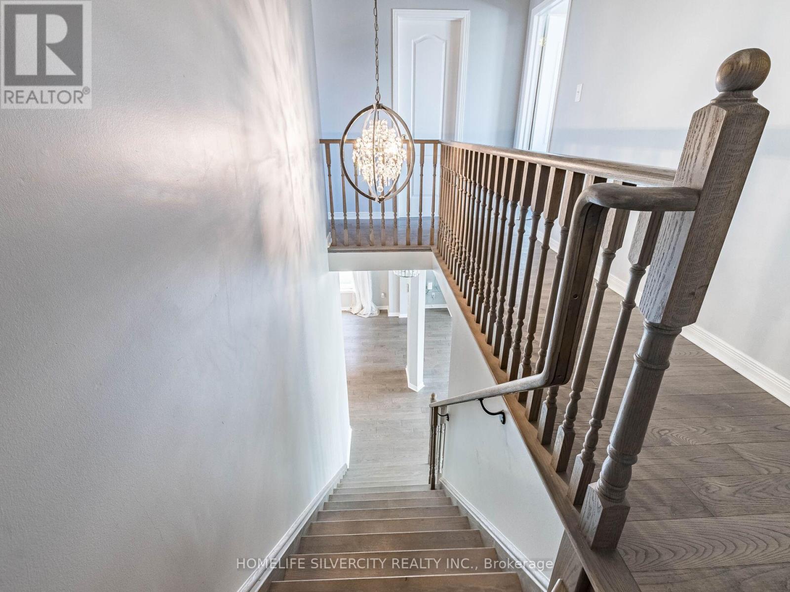 Photo 20 of 42 Cookview Drive, Brampton ON