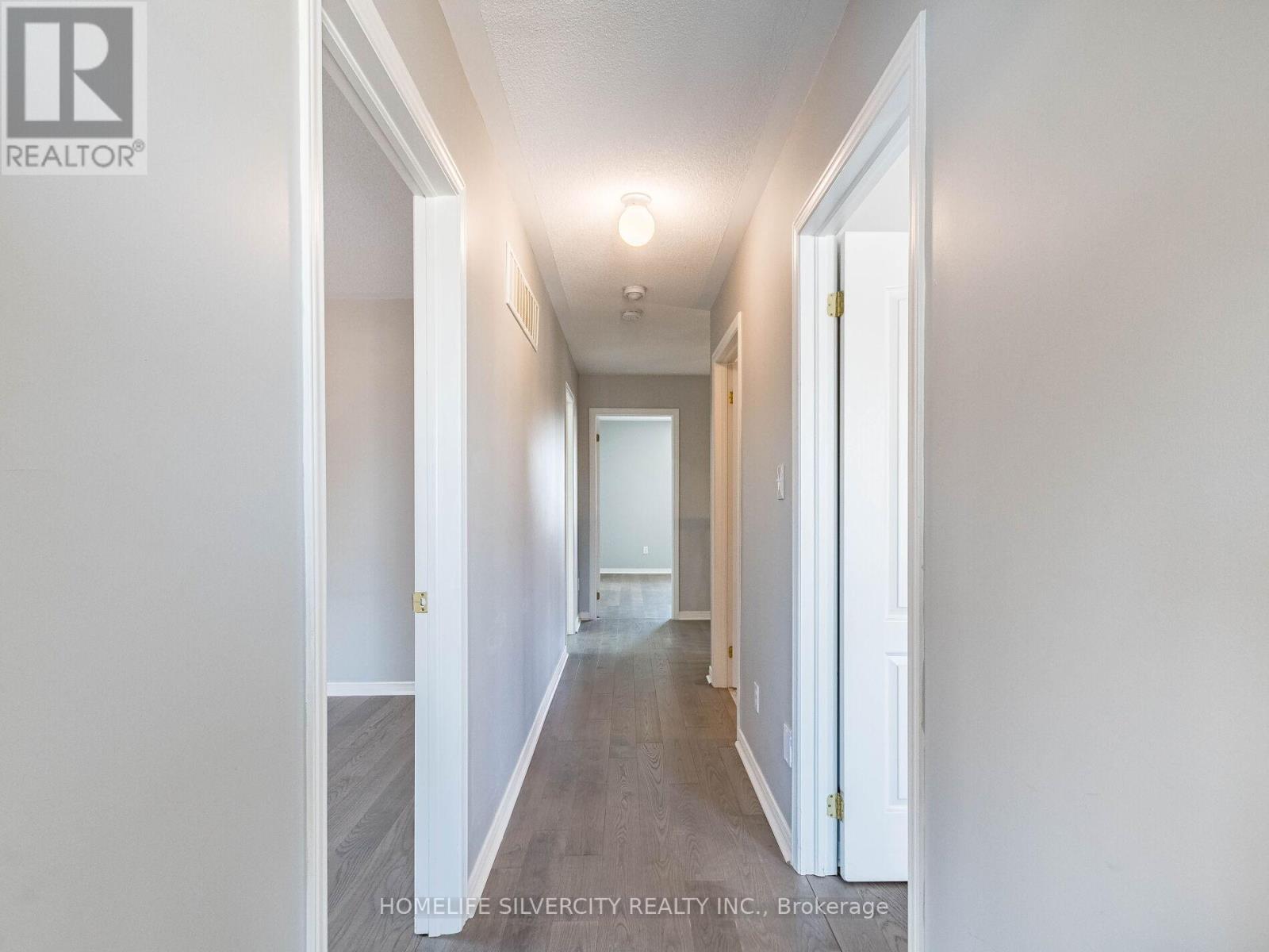 Photo 23 of 42 Cookview Drive, Brampton ON