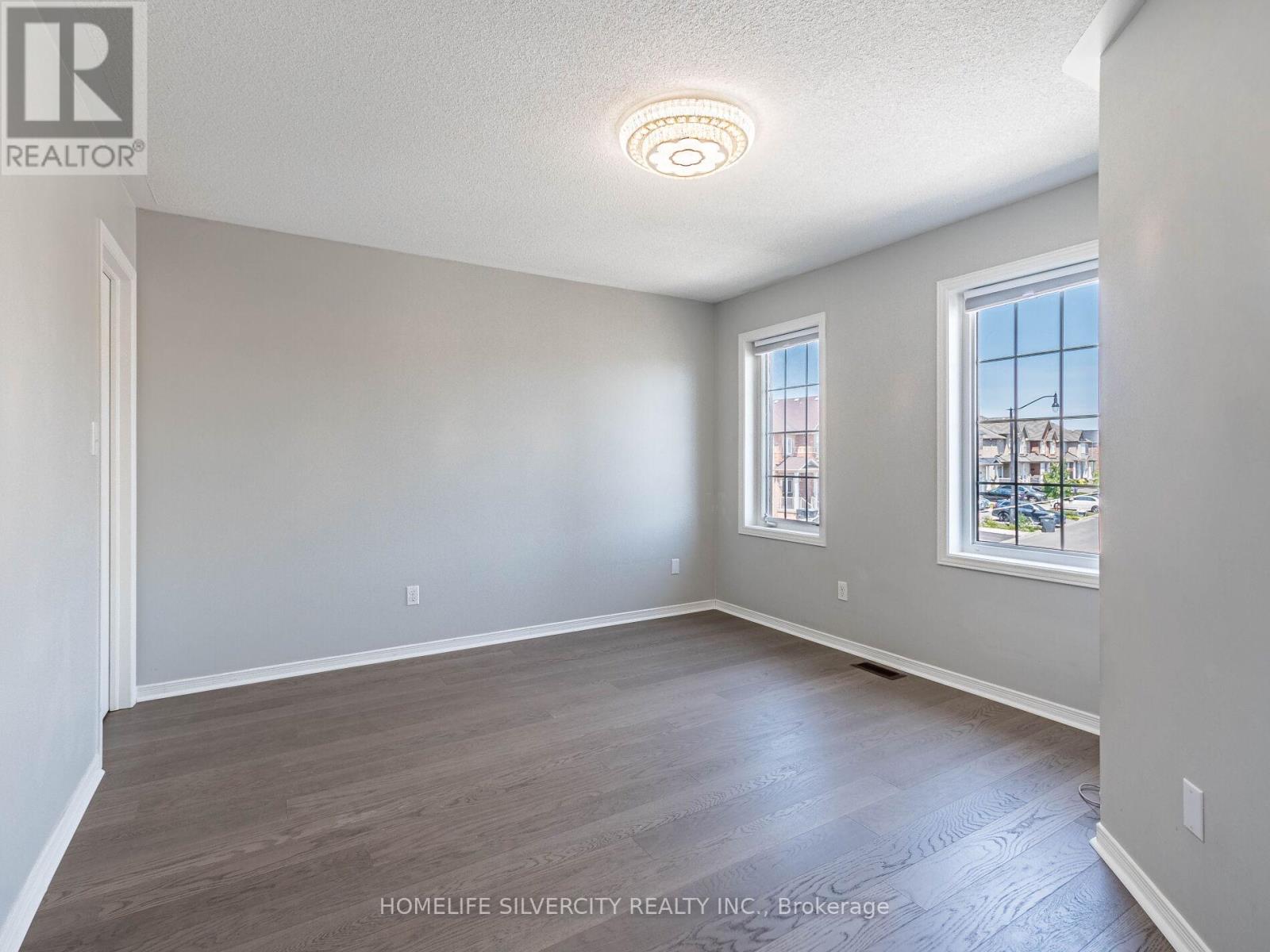 Photo 28 of 42 Cookview Drive, Brampton ON
