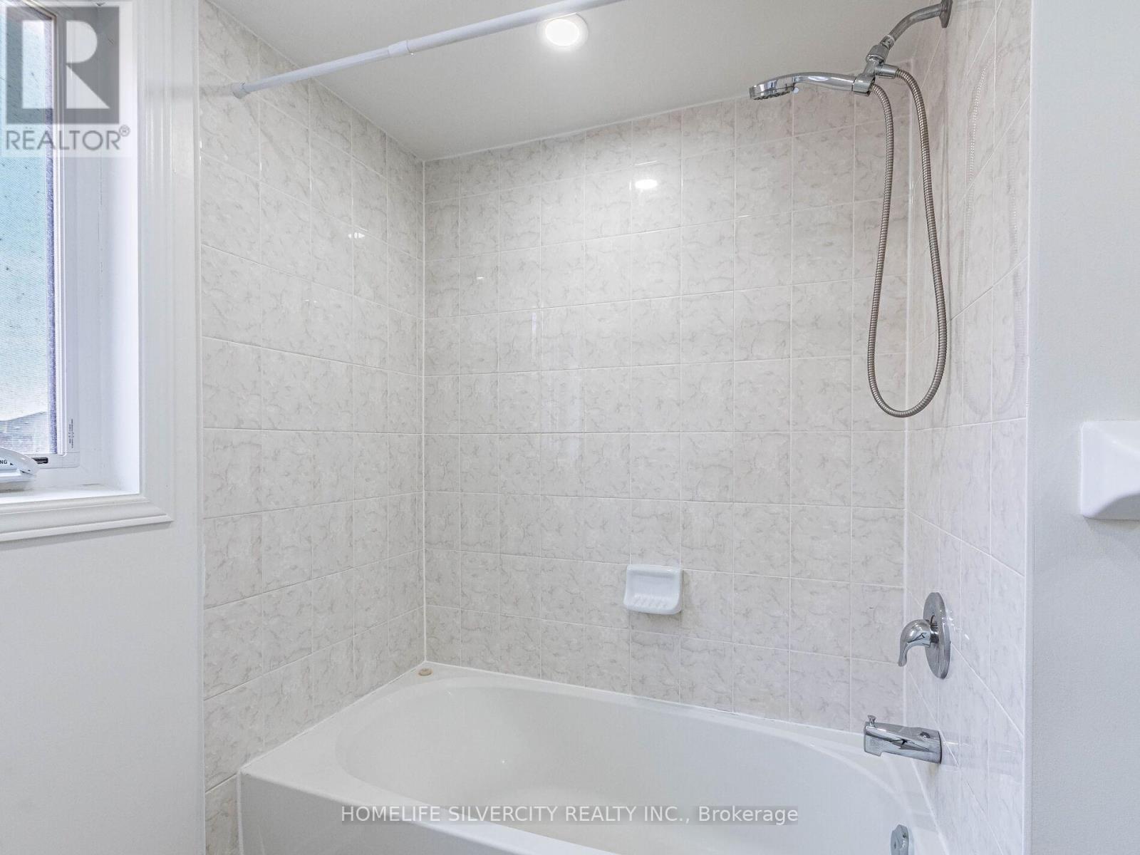 Photo 39 of 42 Cookview Drive, Brampton ON
