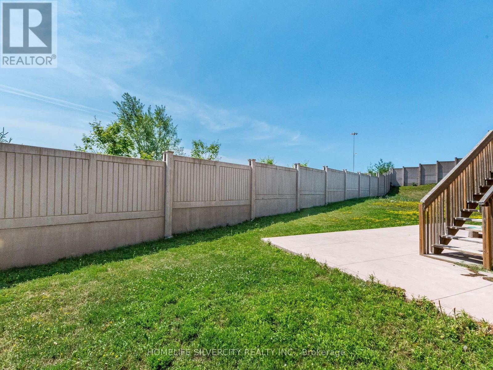 Photo 43 of 42 Cookview Drive, Brampton ON