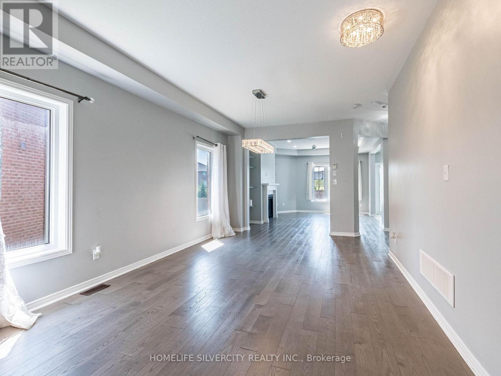 Photo 5 of 42 Cookview Drive, Brampton ON