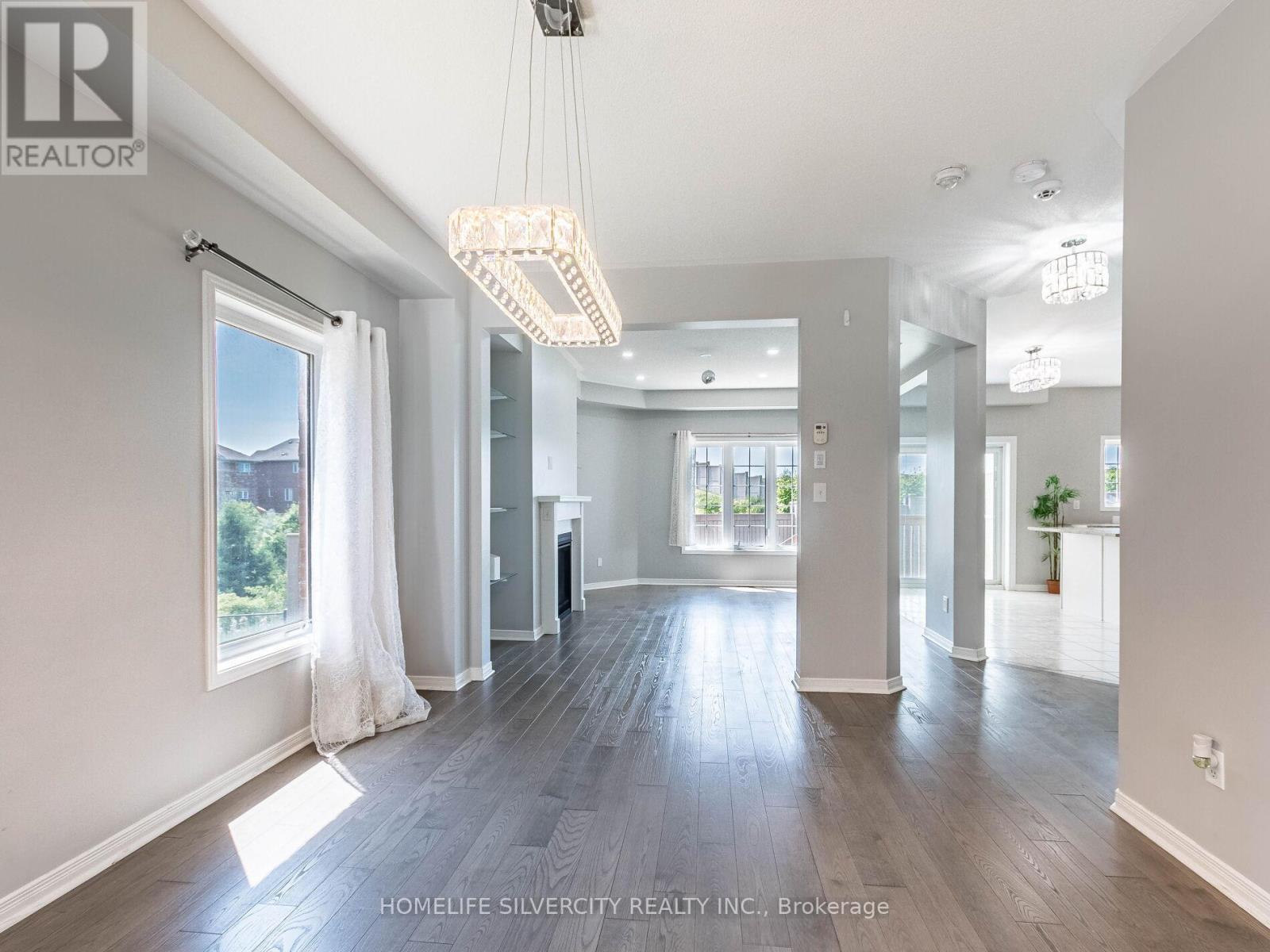 Photo 6 of 42 Cookview Drive, Brampton ON