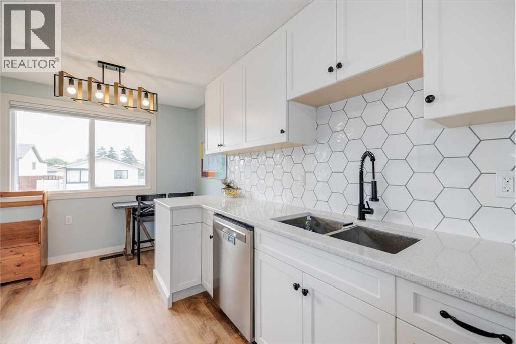 Photo 10 of 48 Aberdare Way Ne, Calgary AB