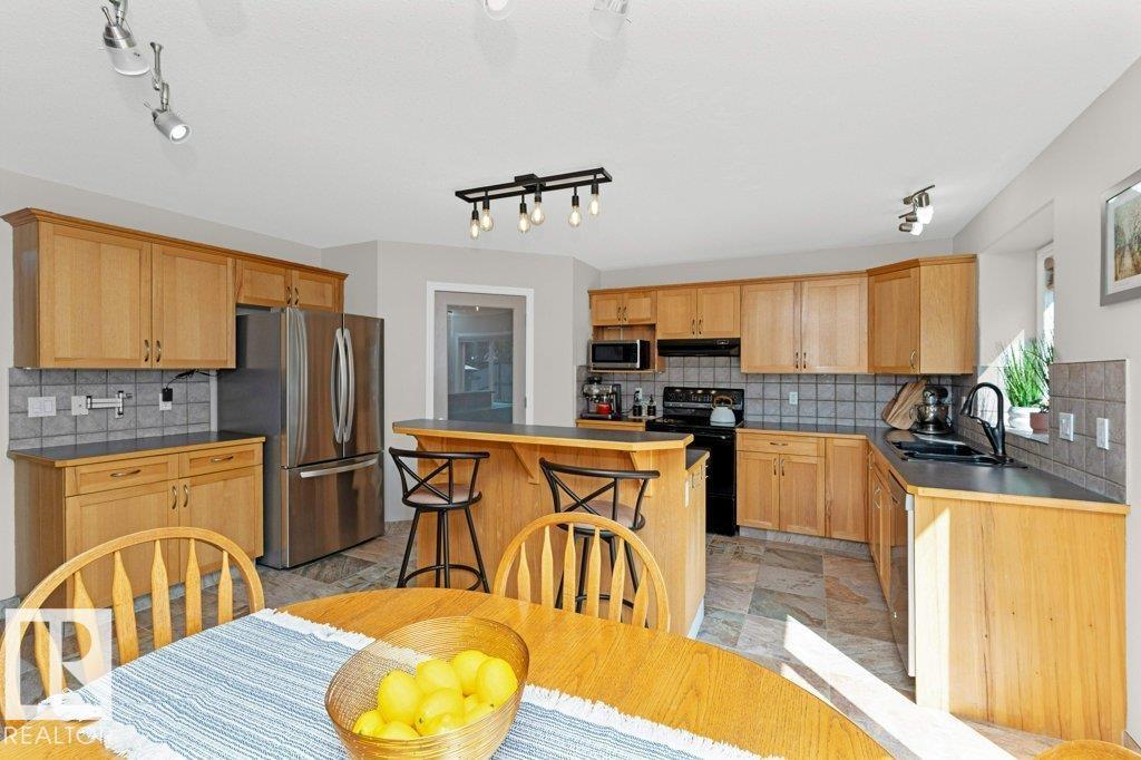 Photo 11 of 21 Sunflower Cr, Sherwood Park AB