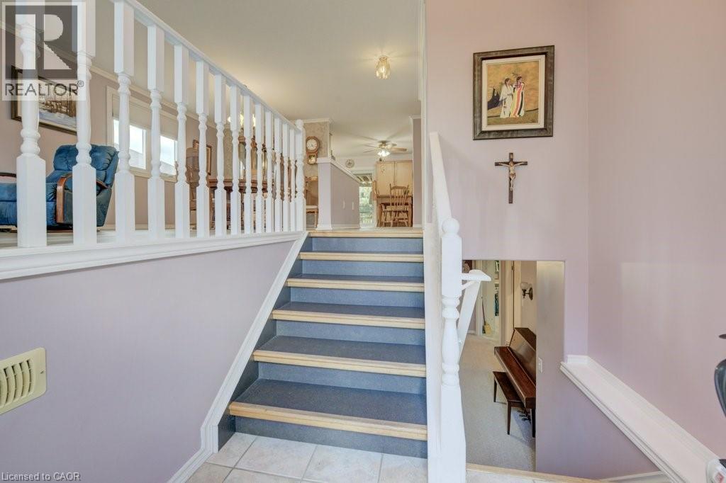 Photo 11 of 12 Bradbury Crescent, Paris ON