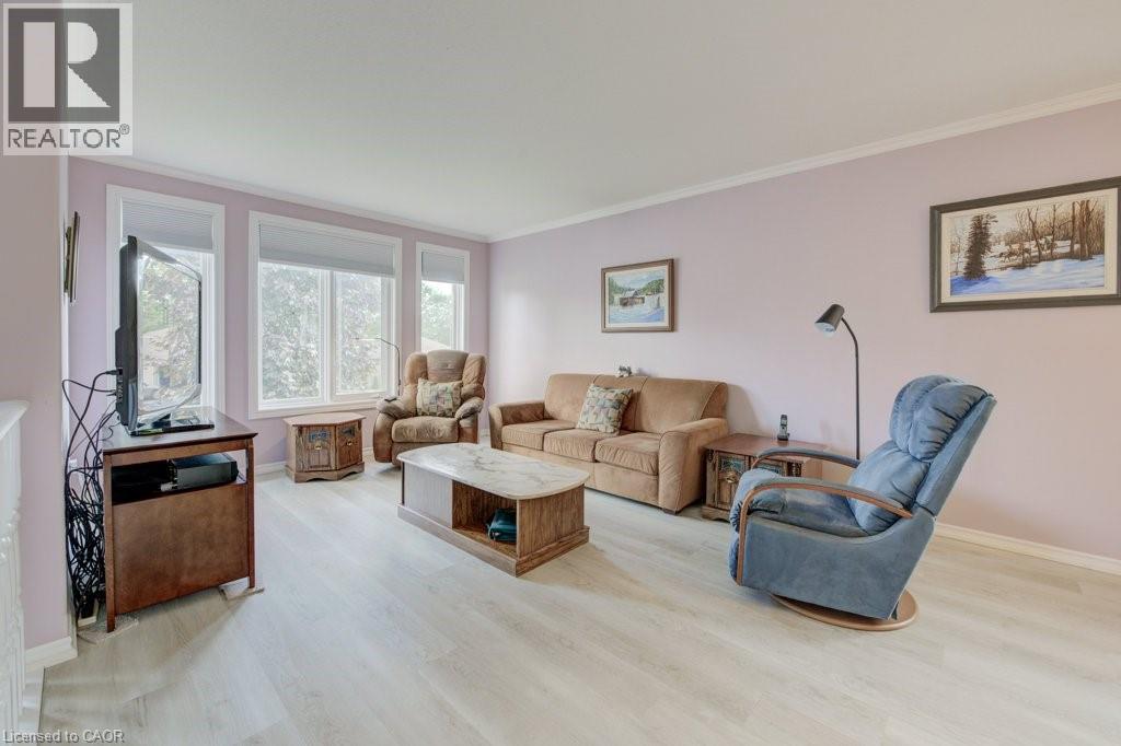 Photo 5 of 12 Bradbury Crescent, Paris ON