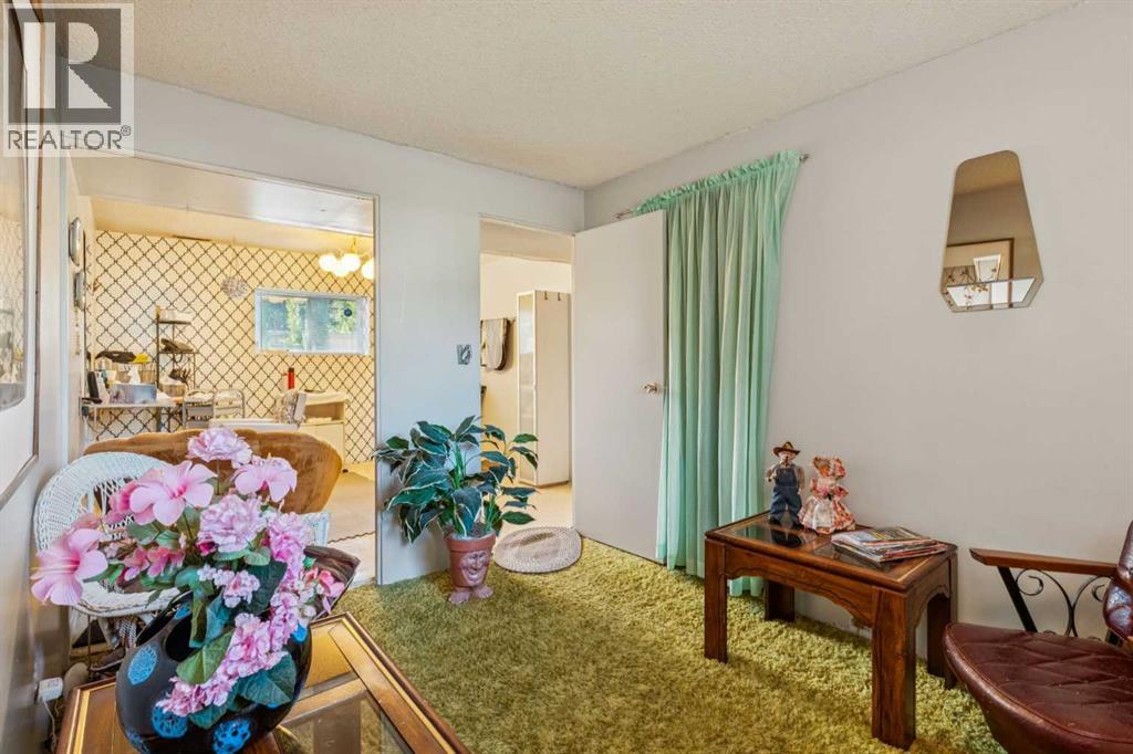 Photo 22 of 483 Cedarpark Drive Sw, Calgary AB