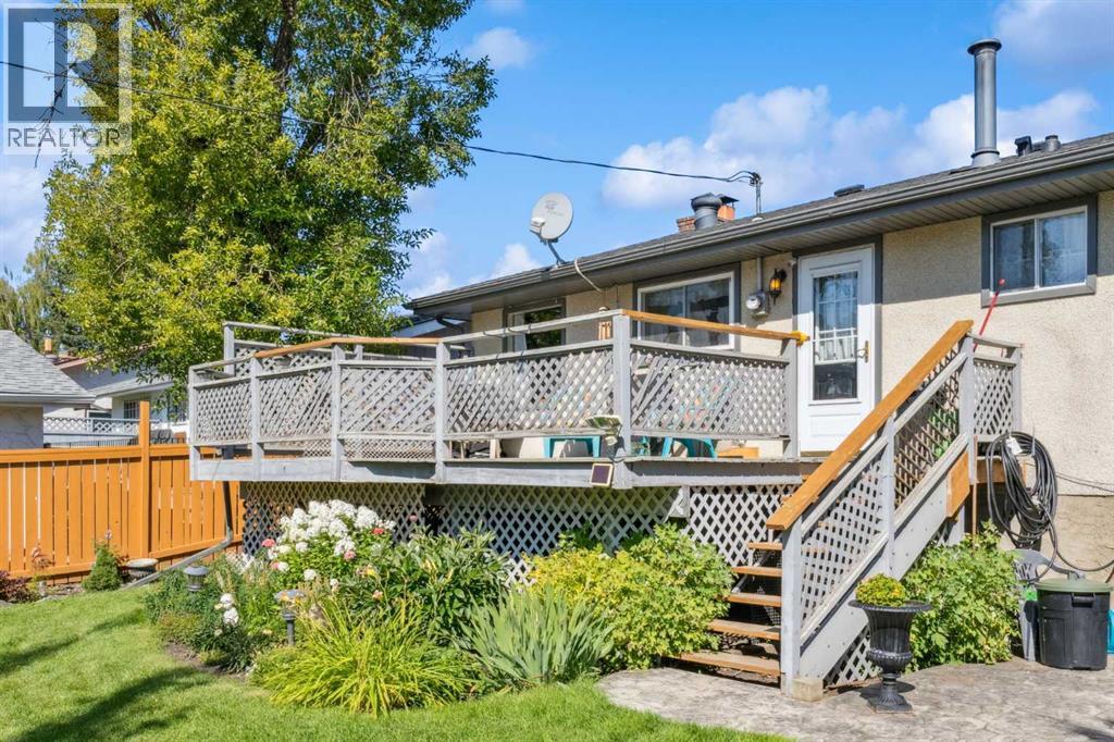 Photo 29 of 483 Cedarpark Drive Sw, Calgary AB